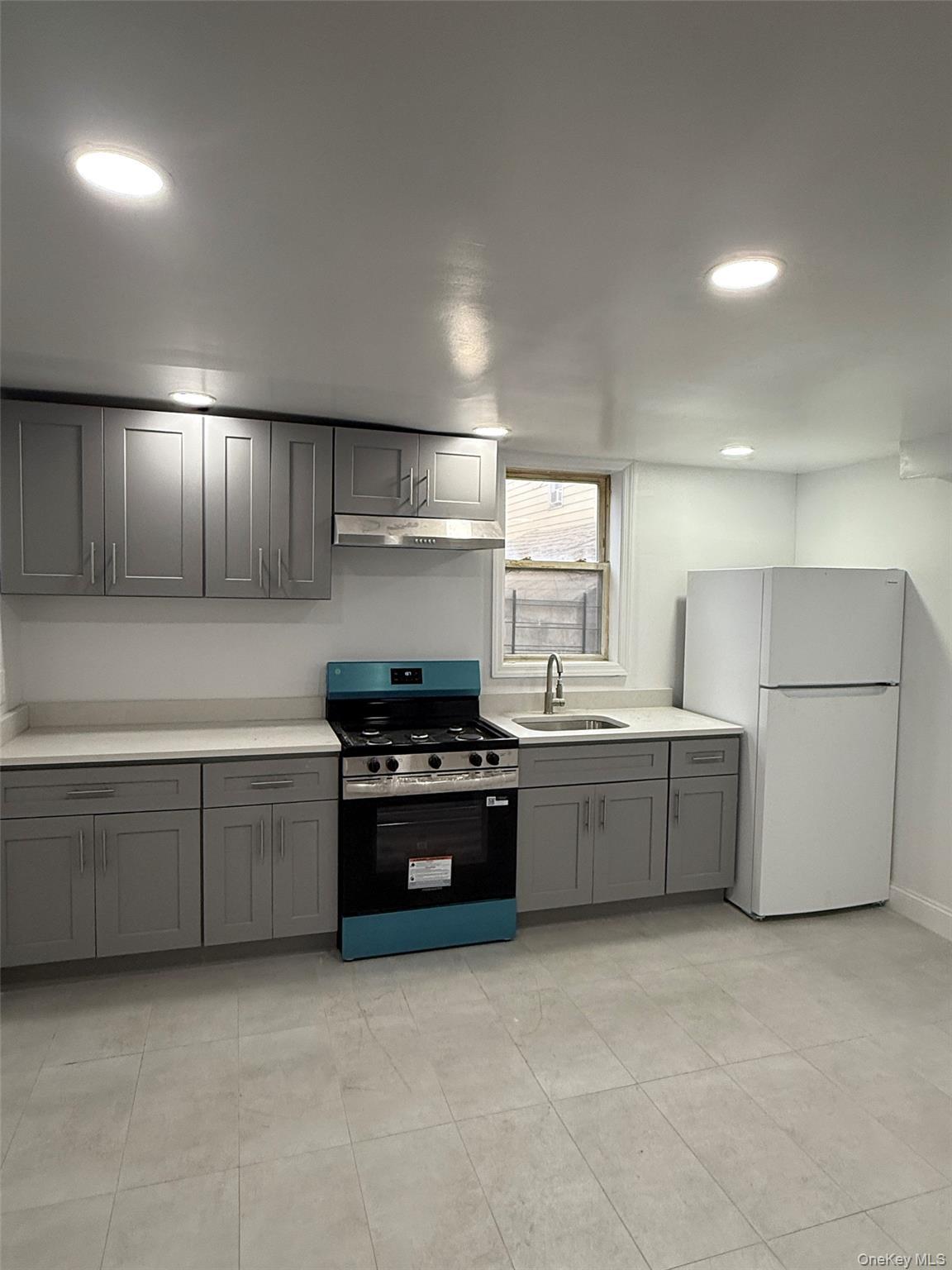Single Family 77th St Queens, NY 11421, MLS-1035384-24