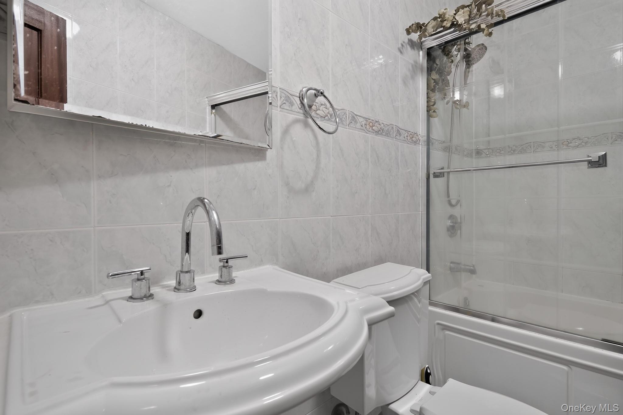 Single Family Alameda Avenue  Queens, NY 11362, MLS-1035405-23