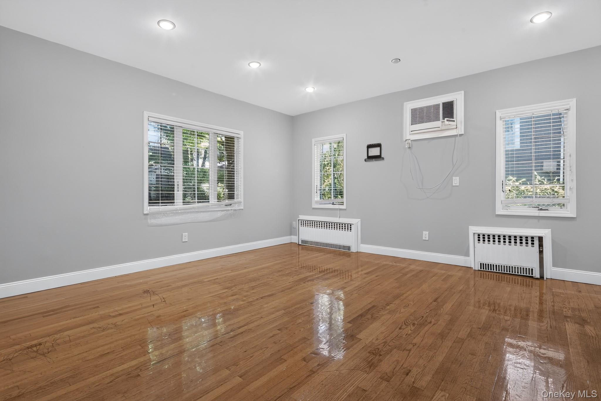 Single Family Alameda Avenue  Queens, NY 11362, MLS-1035405-7