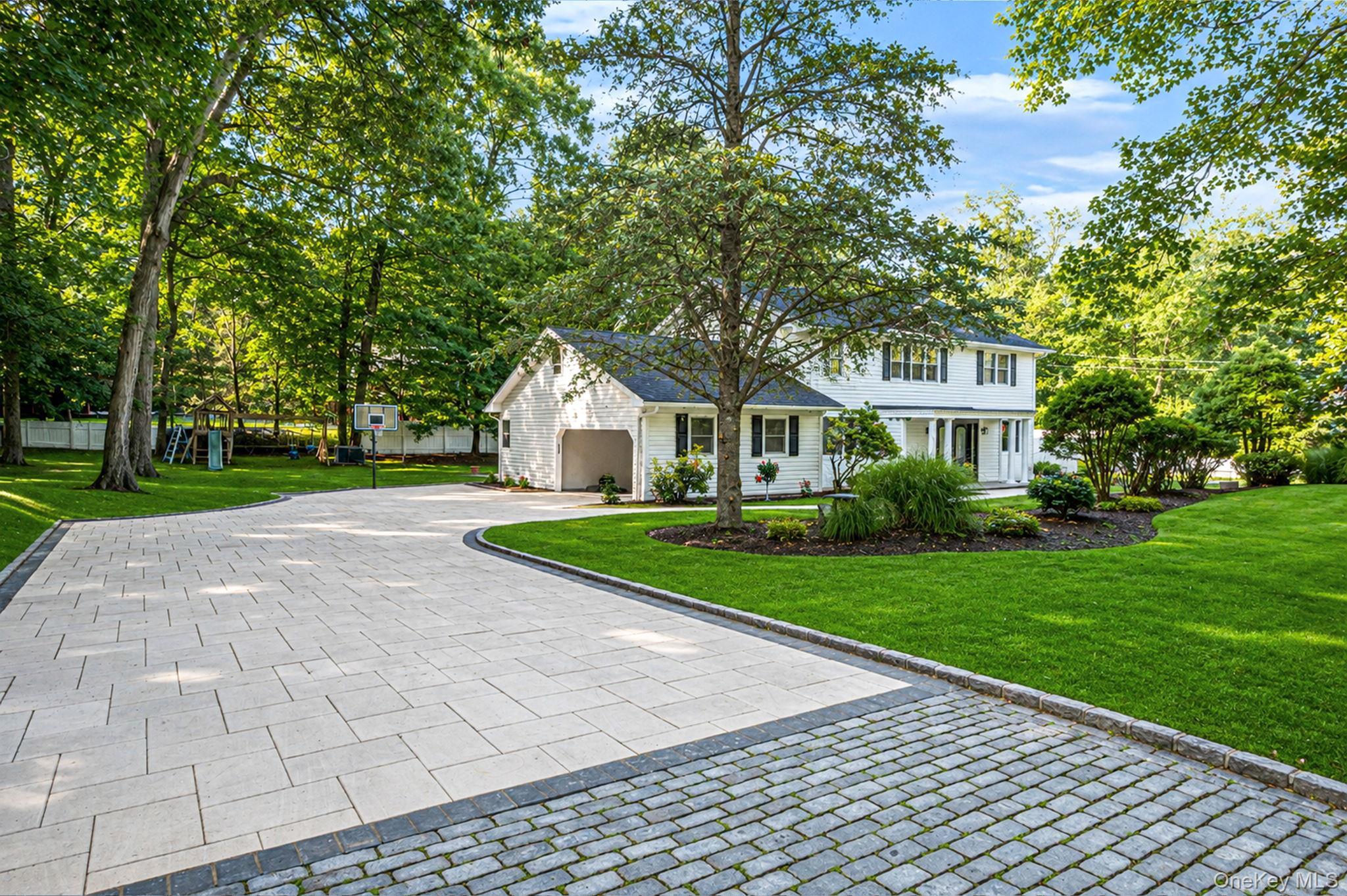 Single Family Arbor Lane  Suffolk County, NY 11746, MLS-1035415-3