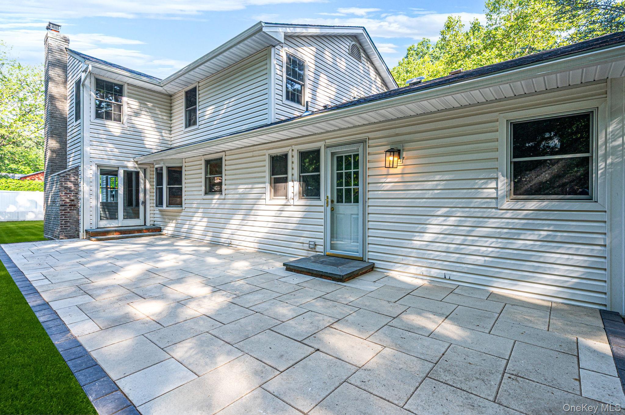 Single Family Arbor Lane  Suffolk County, NY 11746, MLS-1035415-43