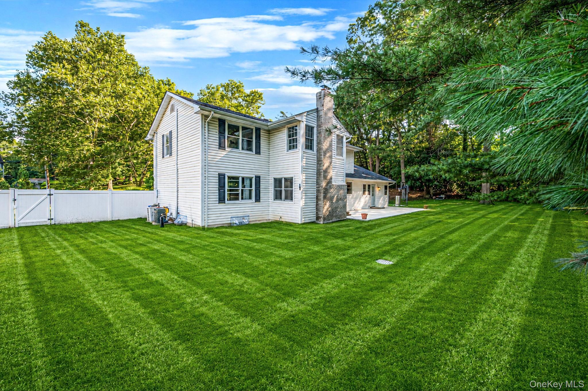 Single Family Arbor Lane  Suffolk County, NY 11746, MLS-1035415-46