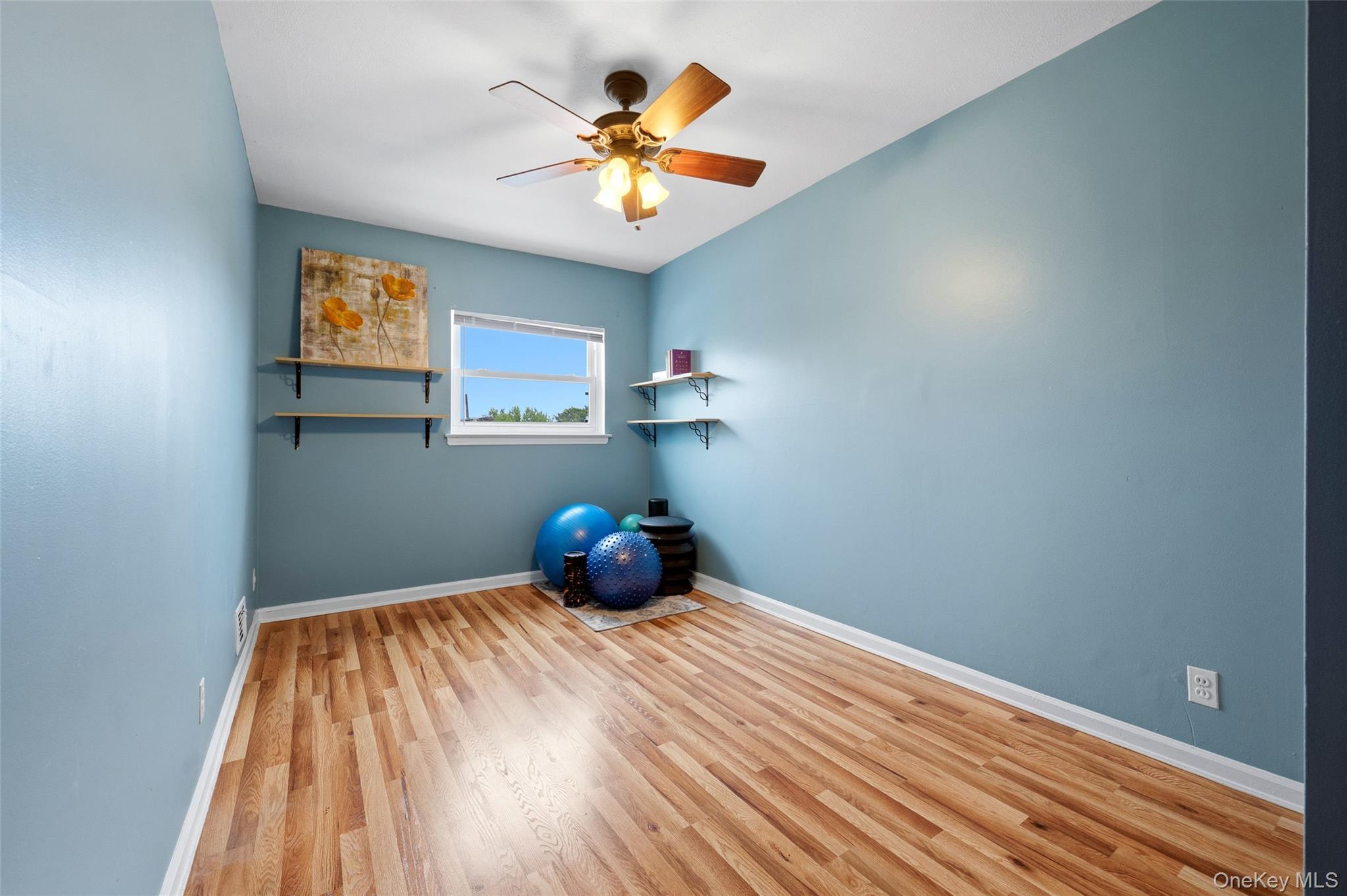 Single Family E Tremont Avenue Bronx, NY 10465, MLS-1035460-16