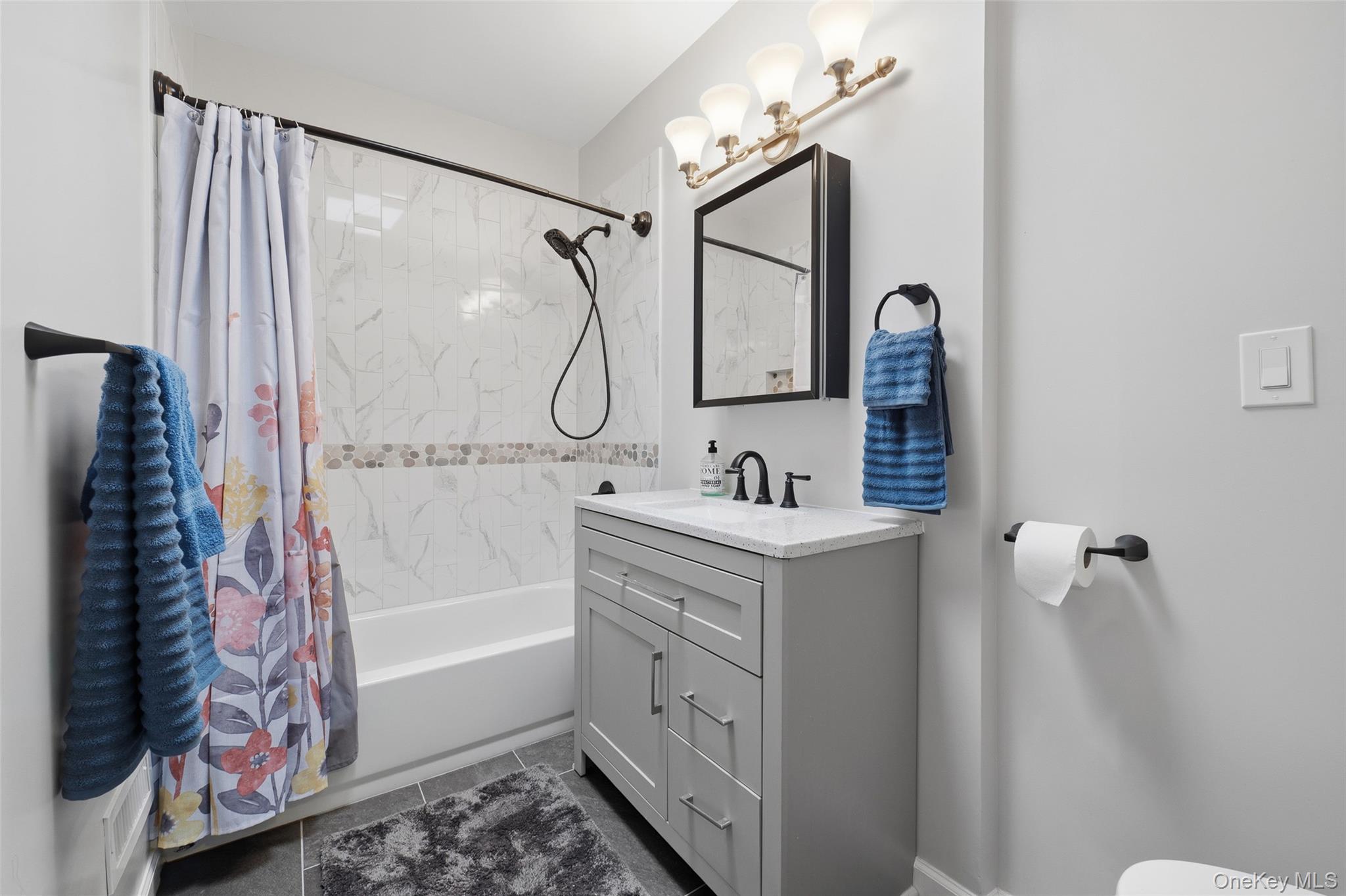 Single Family E Tremont Avenue Bronx, NY 10465, MLS-1035460-17