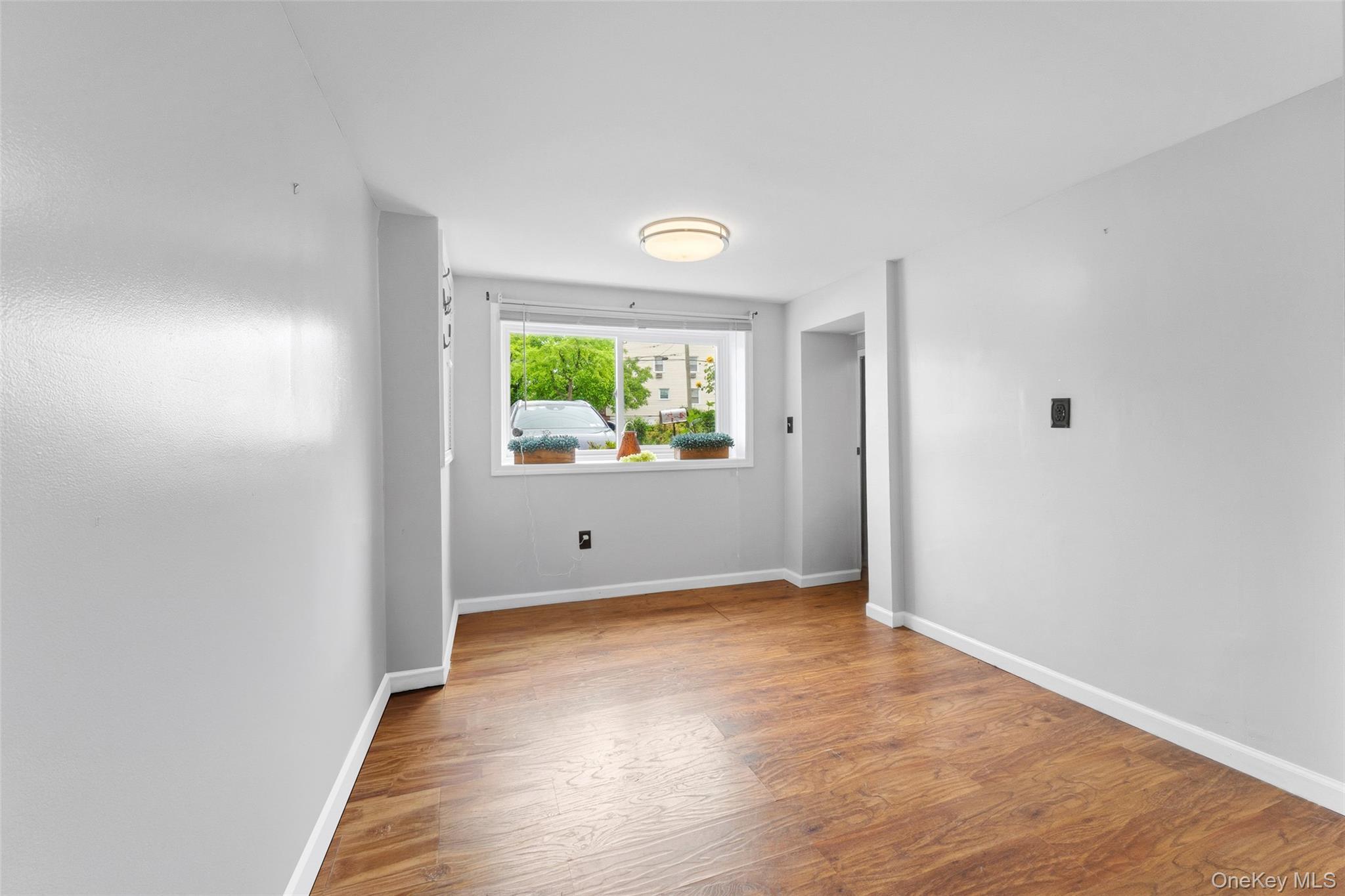 Single Family E Tremont Avenue Bronx, NY 10465, MLS-1035460-20