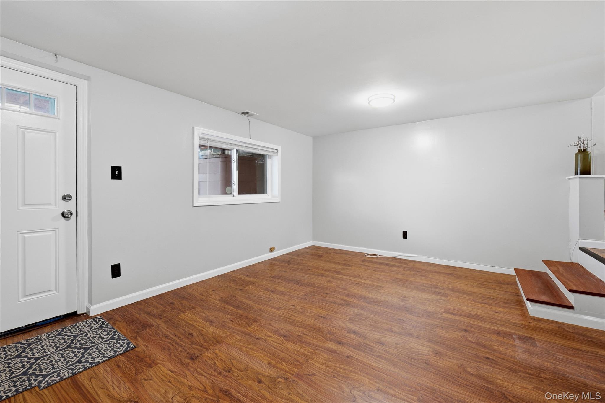 Single Family E Tremont Avenue Bronx, NY 10465, MLS-1035460-23