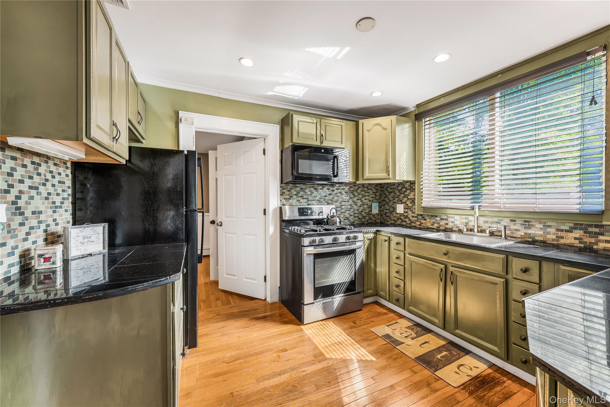 Single Family Magnolia Drive Suffolk County, NY 11951, MLS-1035480-6