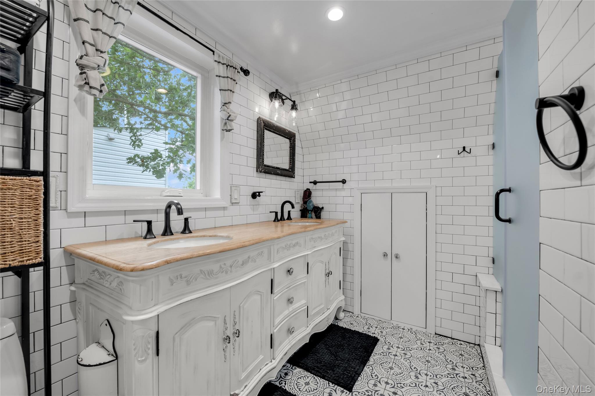 Single Family Forest Road  Queens, NY 11363, MLS-1035490-22