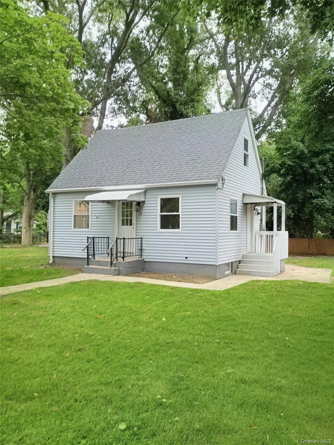 Single Family Neighborhood Road Suffolk County, NY 11951, MLS-1035494-2