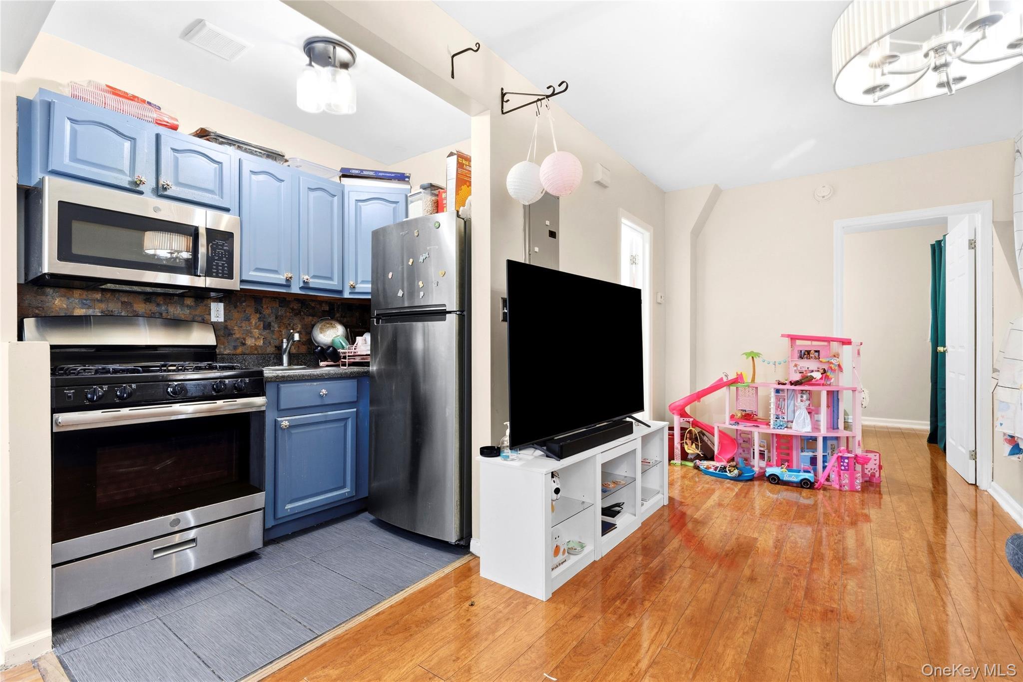 Single Family Crescent Street Brooklyn, NY 11208, MLS-1035496-3