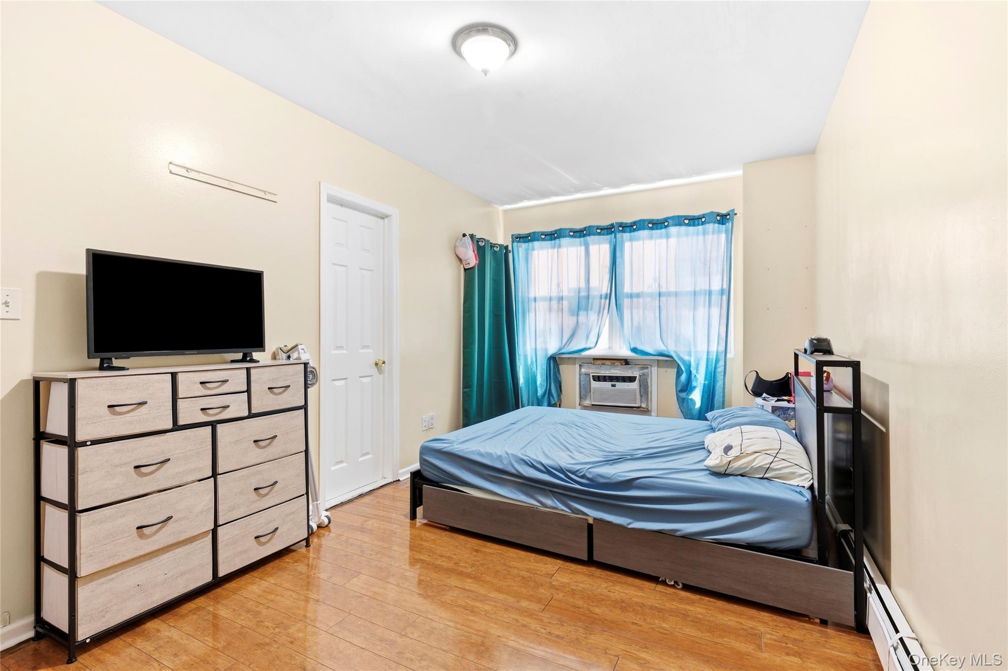 Single Family Crescent Street Brooklyn, NY 11208, MLS-1035496-4