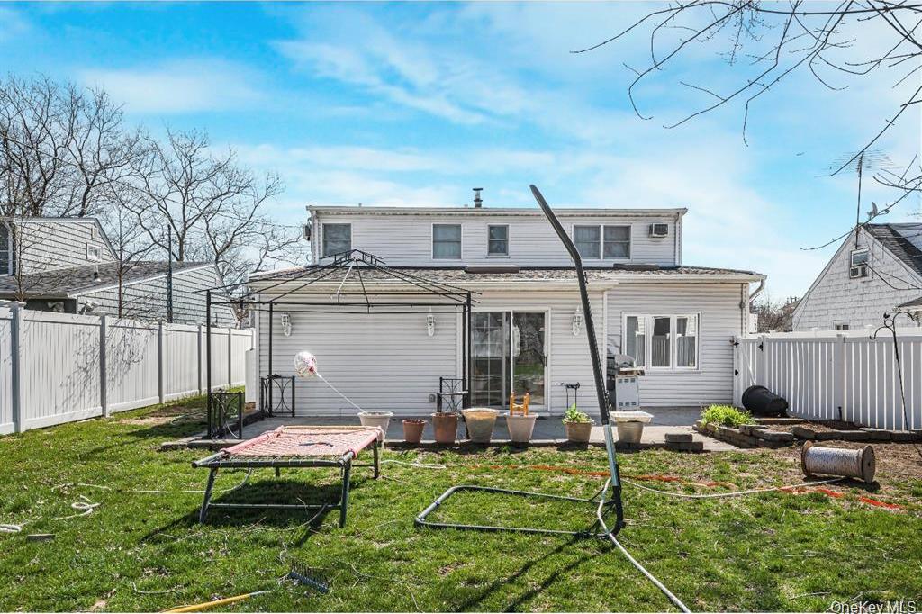Single Family Wyngate Drive Nassau County, NY 11580, MLS-1035532-16