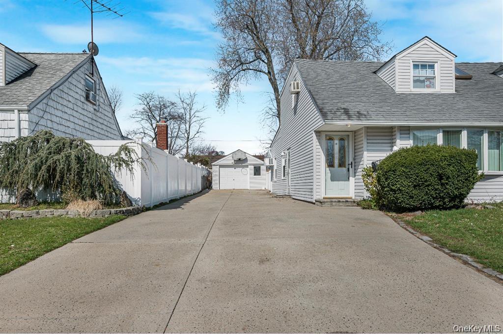 Single Family Wyngate Drive Nassau County, NY 11580, MLS-1035532-17