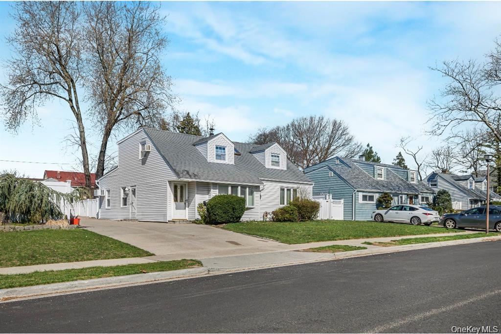 Single Family Wyngate Drive Nassau County, NY 11580, MLS-1035532-3