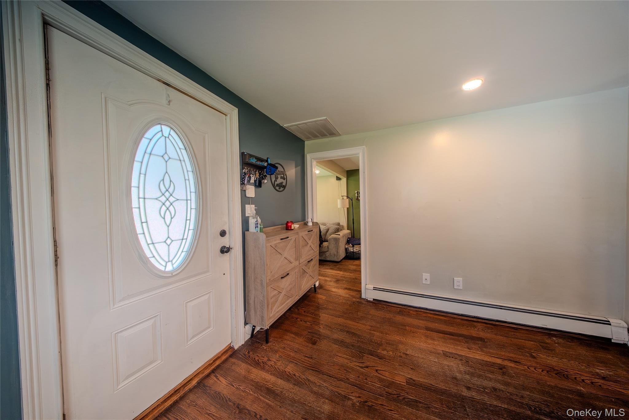Single Family Connelly Drive Suffolk County, NY 11755, MLS-1035541-15