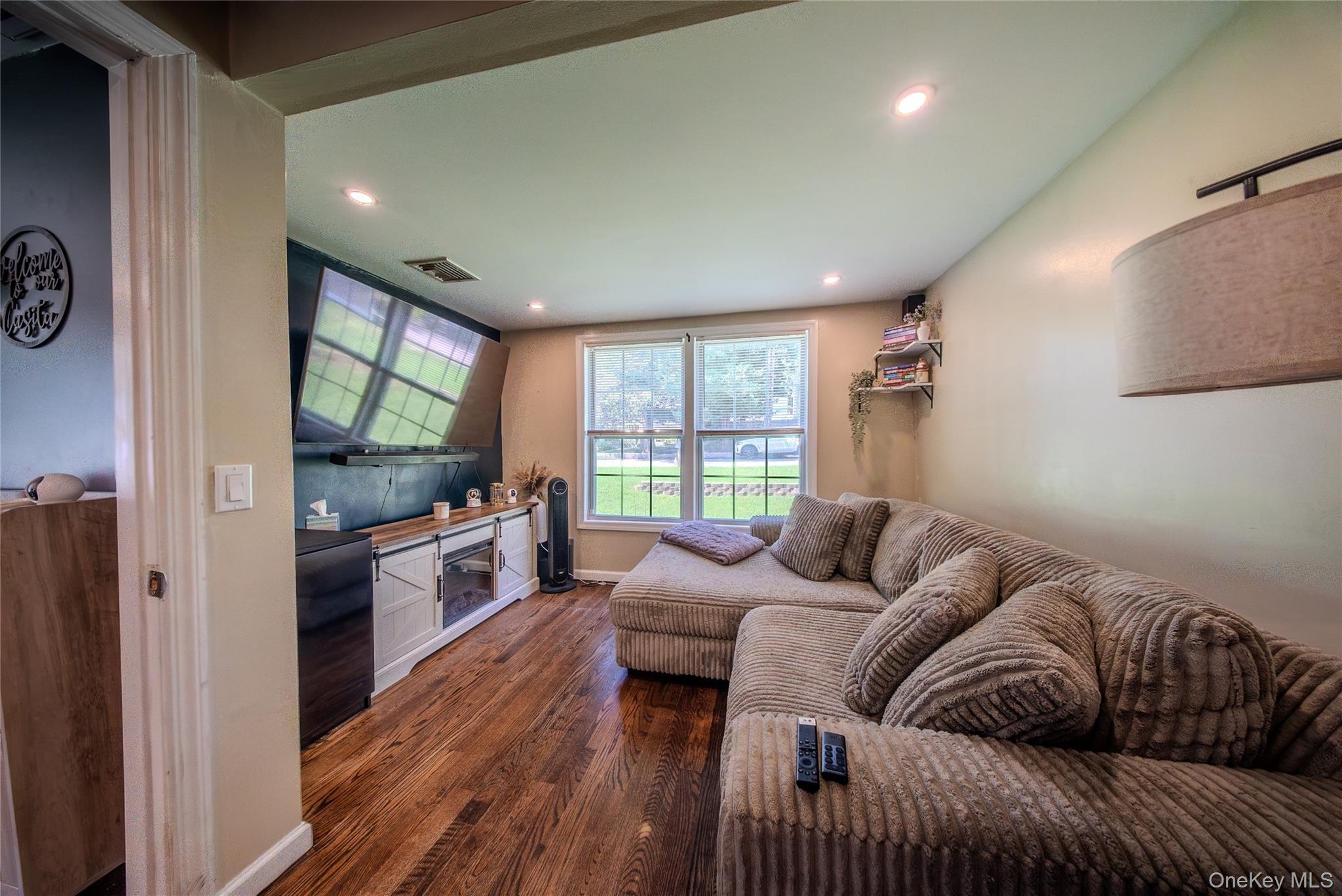 Single Family Connelly Drive Suffolk County, NY 11755, MLS-1035541-23
