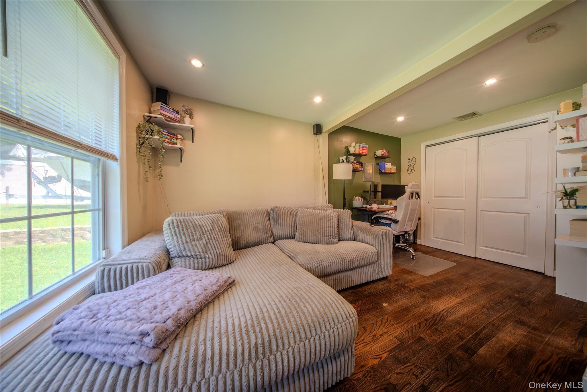 Single Family Connelly Drive Suffolk County, NY 11755, MLS-1035541-24