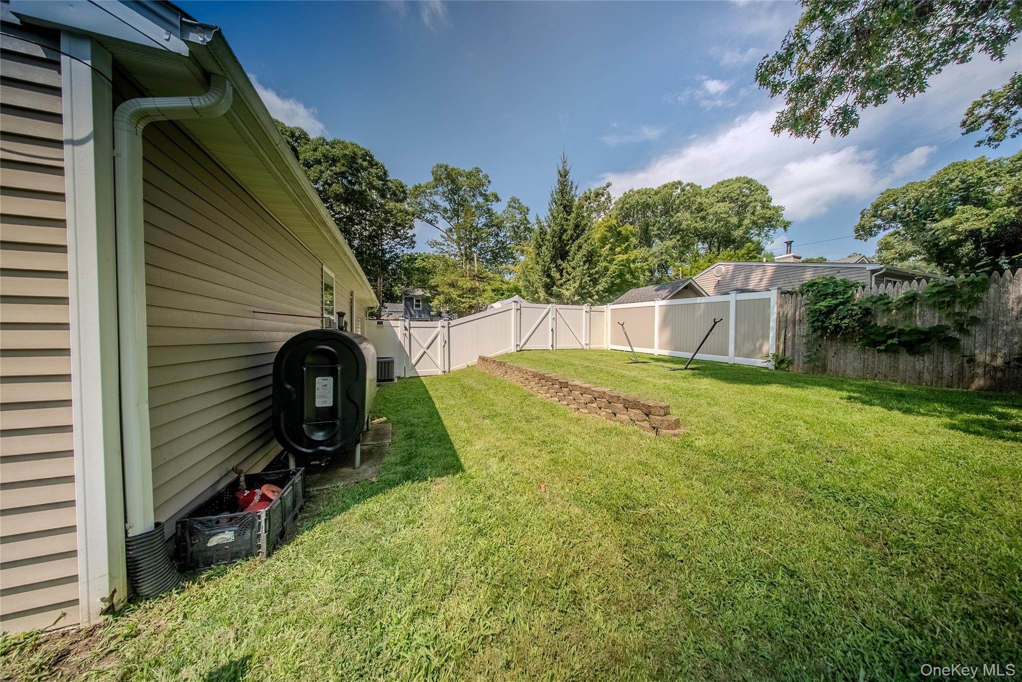 Single Family Connelly Drive Suffolk County, NY 11755, MLS-1035541-29