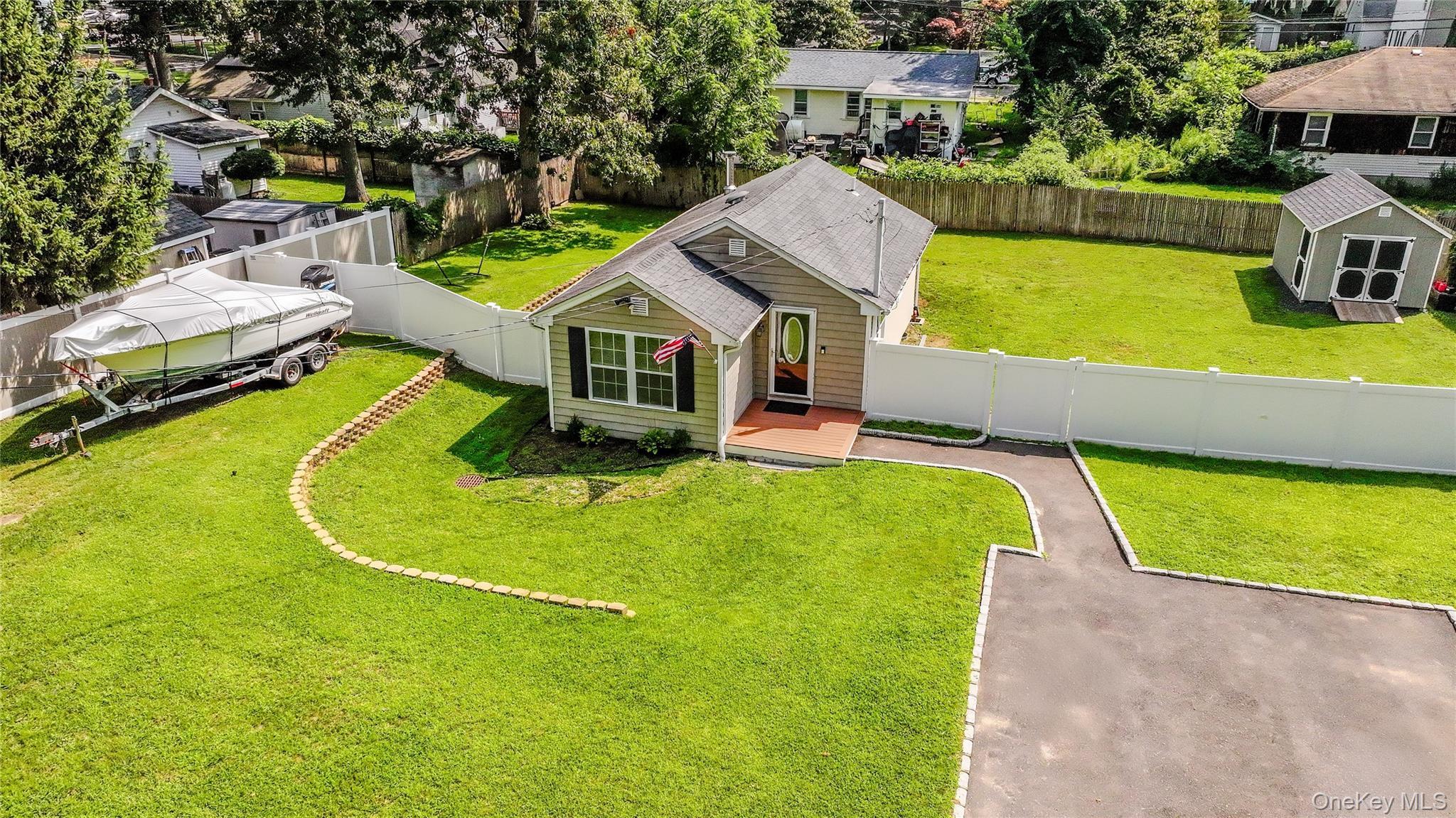 Single Family Connelly Drive Suffolk County, NY 11755, MLS-1035541-37