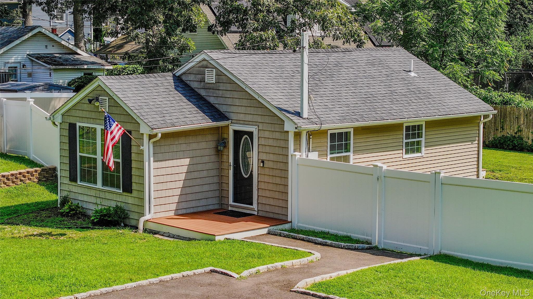 Single Family Connelly Drive Suffolk County, NY 11755, MLS-1035541-4