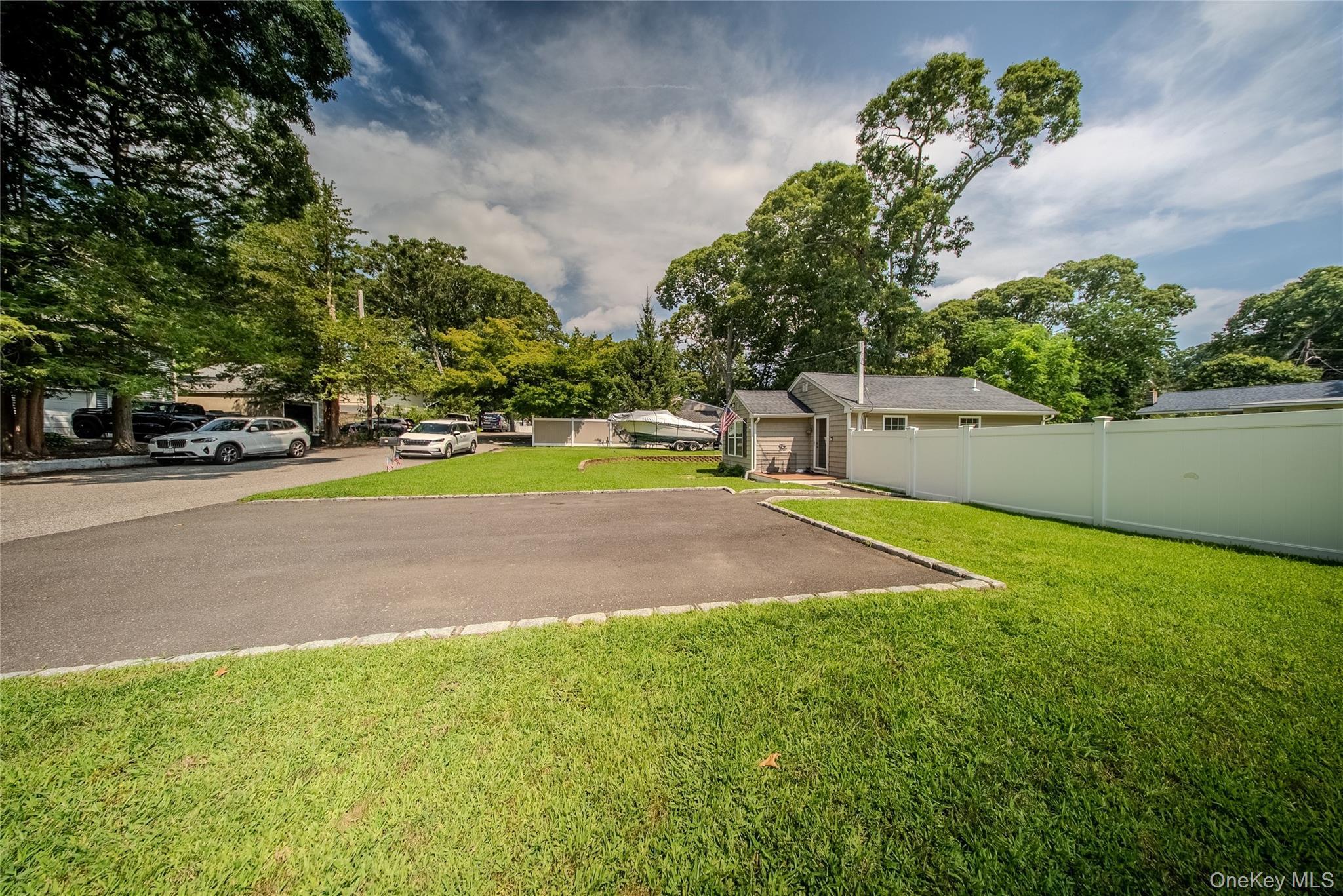 Single Family Connelly Drive Suffolk County, NY 11755, MLS-1035541-5