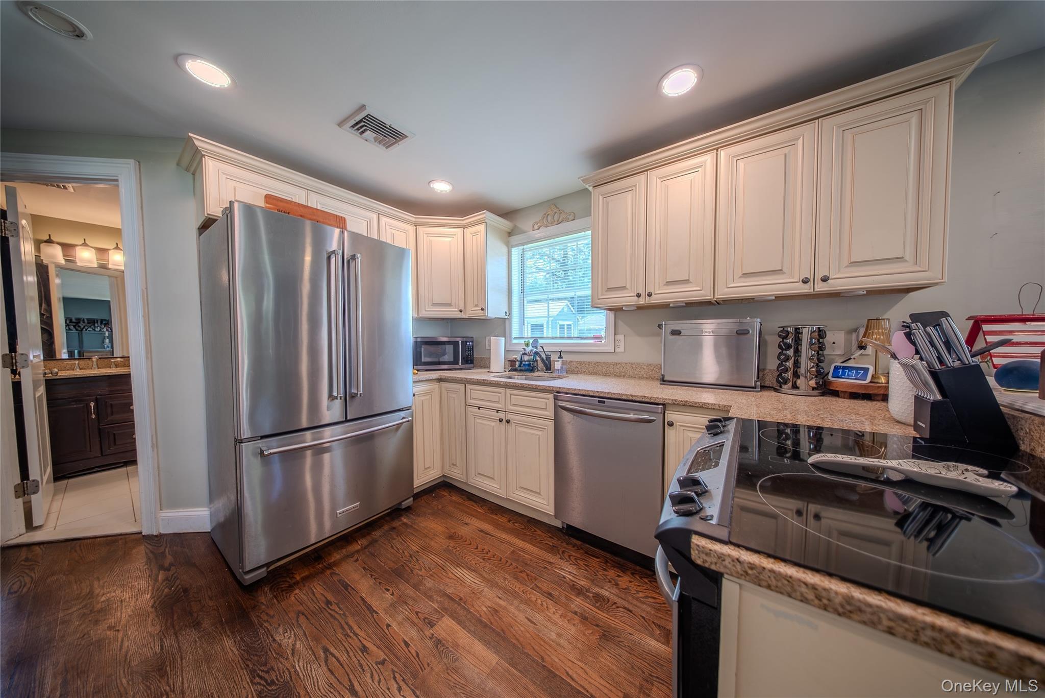 Single Family Connelly Drive Suffolk County, NY 11755, MLS-1035541-7