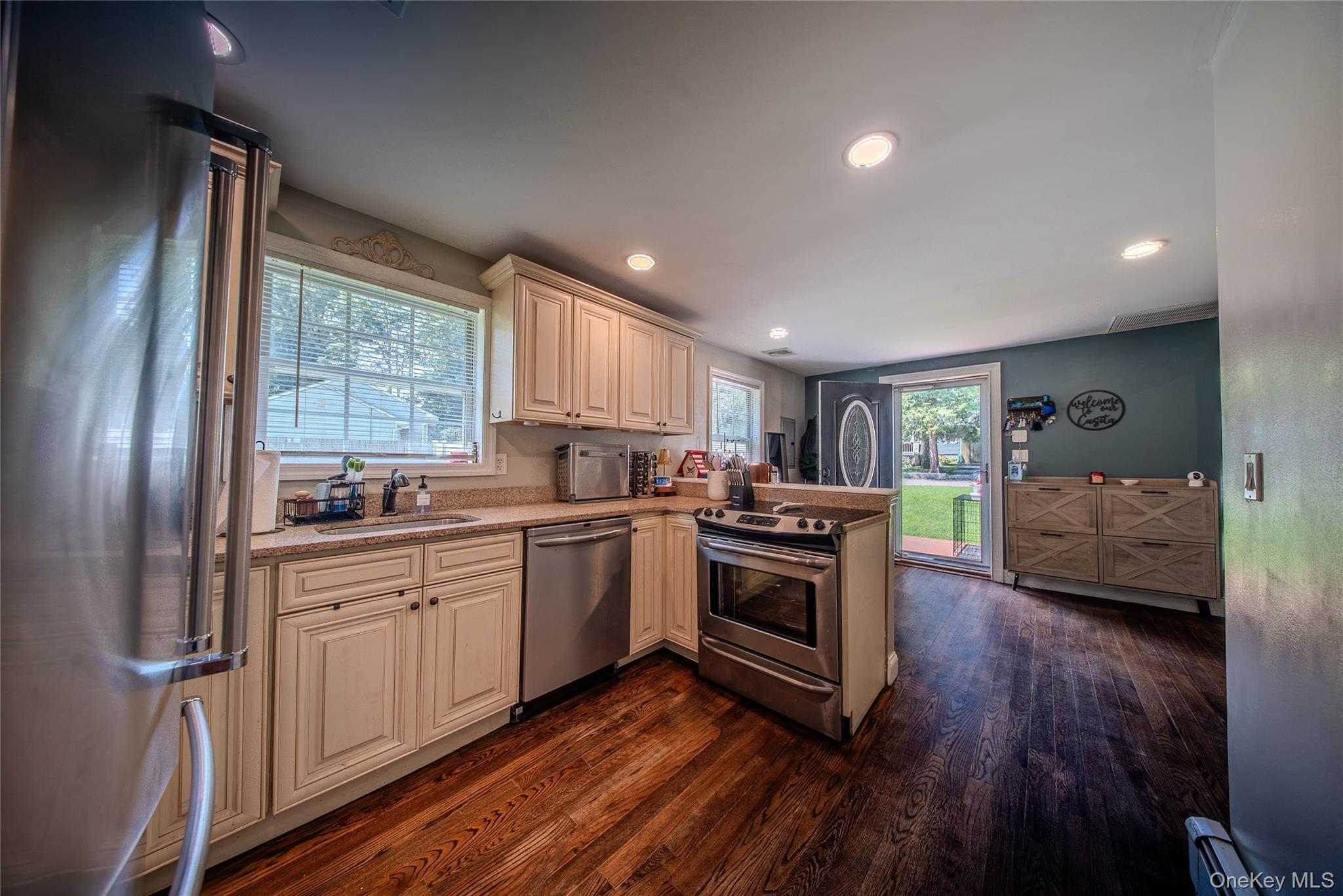 Single Family Connelly Drive Suffolk County, NY 11755, MLS-1035541-8