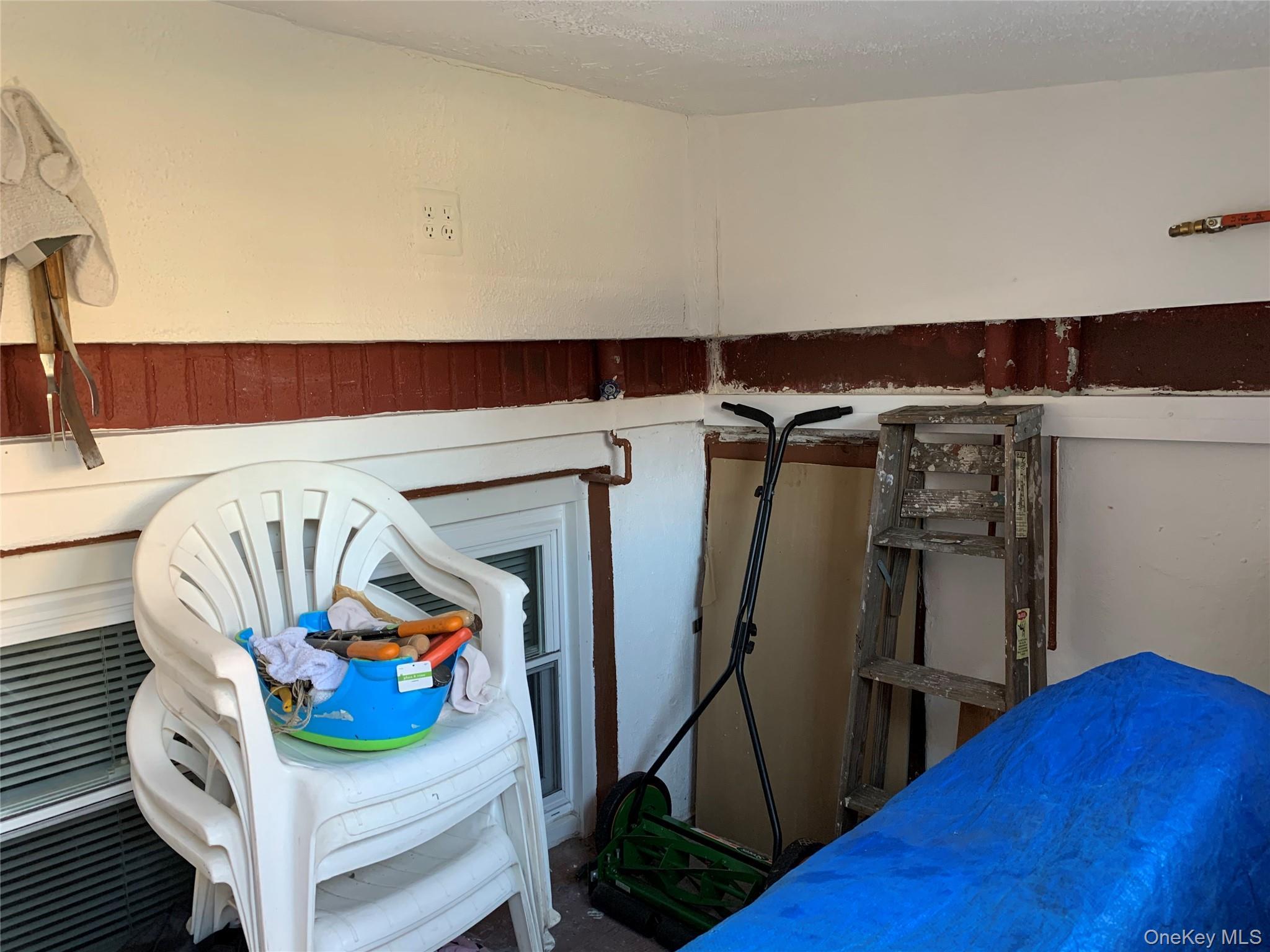 Single Family Paulding Avenue Bronx, NY 10469, MLS-1035550-12