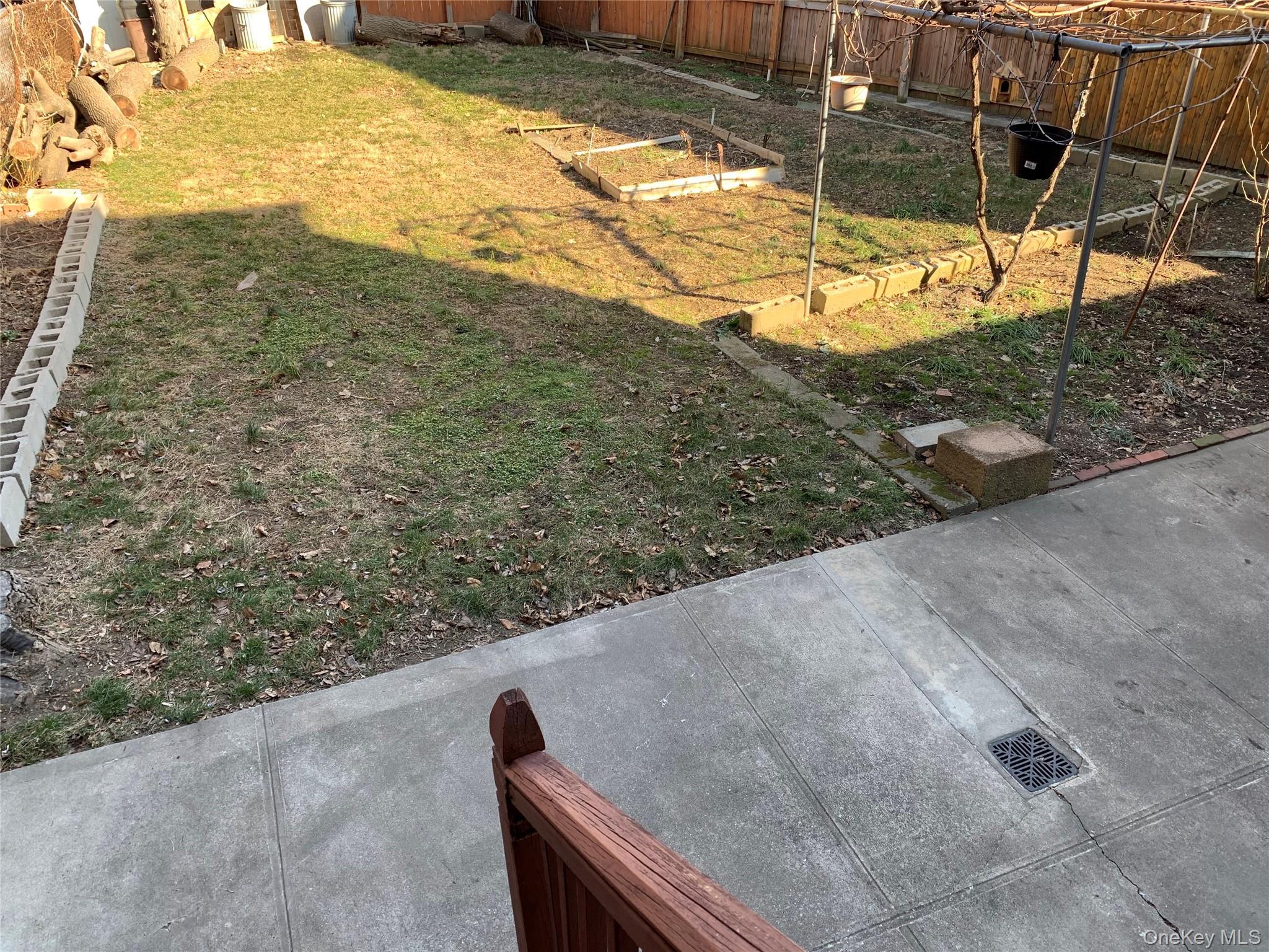 Single Family Paulding Avenue Bronx, NY 10469, MLS-1035550-23