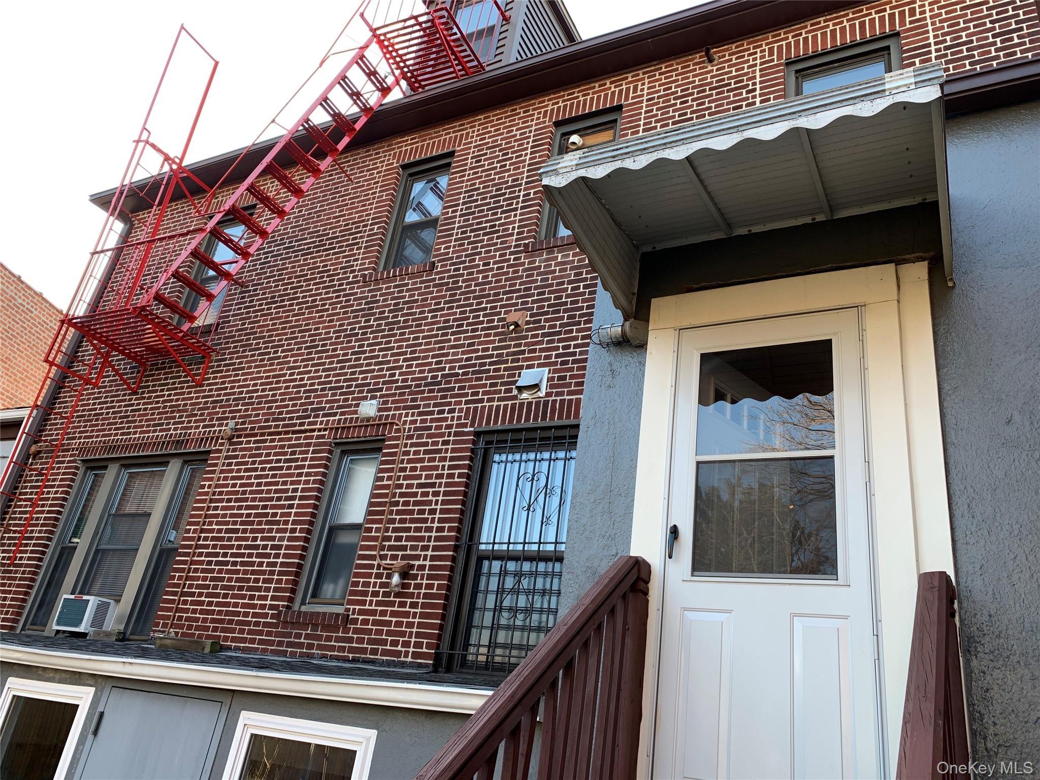 Single Family Paulding Avenue Bronx, NY 10469, MLS-1035550-29