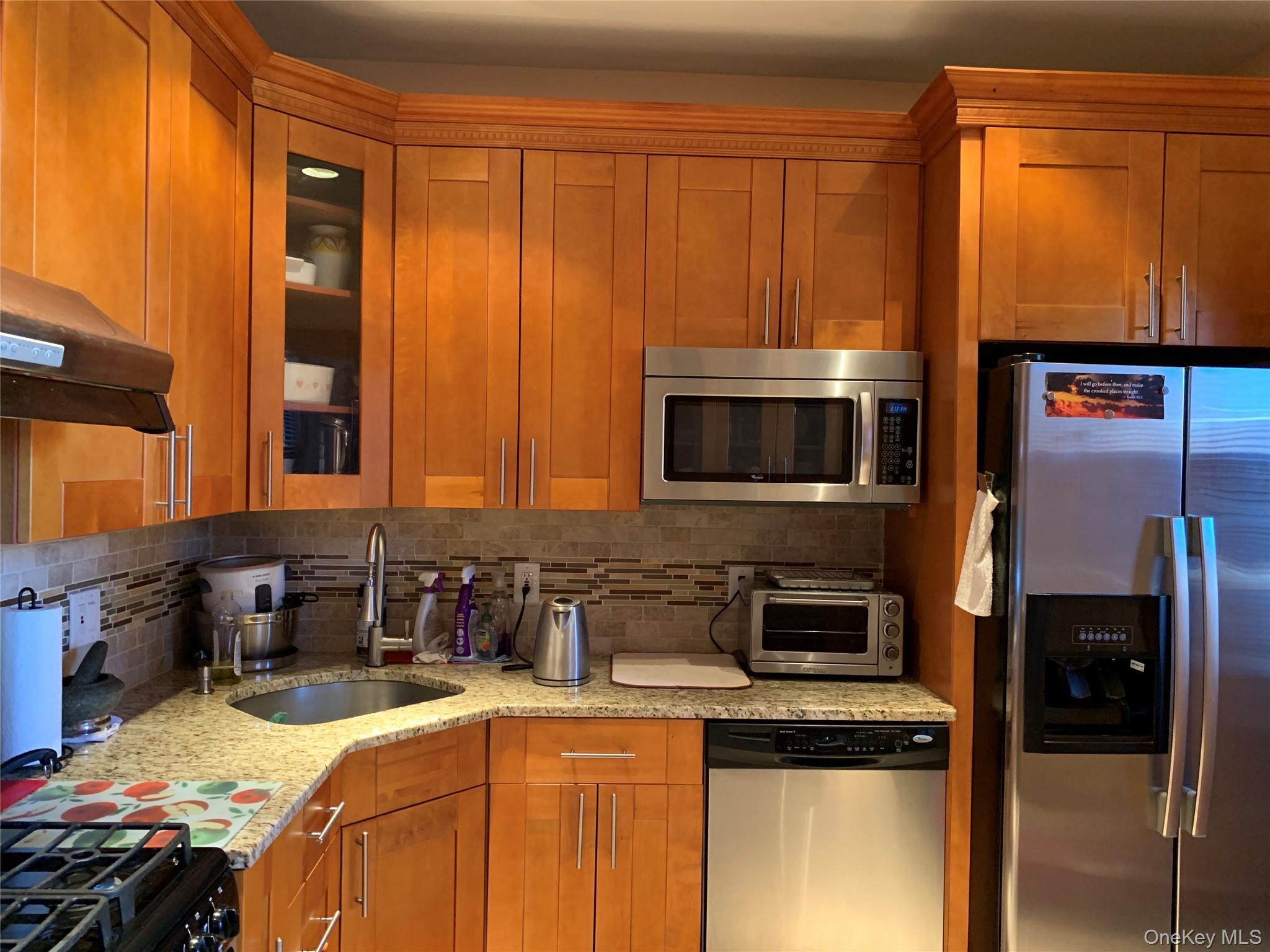 Single Family Paulding Avenue Bronx, NY 10469, MLS-1035550-3