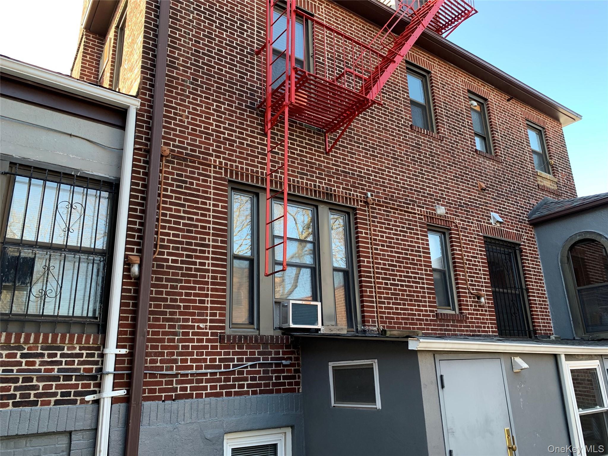 Single Family Paulding Avenue  Bronx, NY 10469, MLS-1035550-31