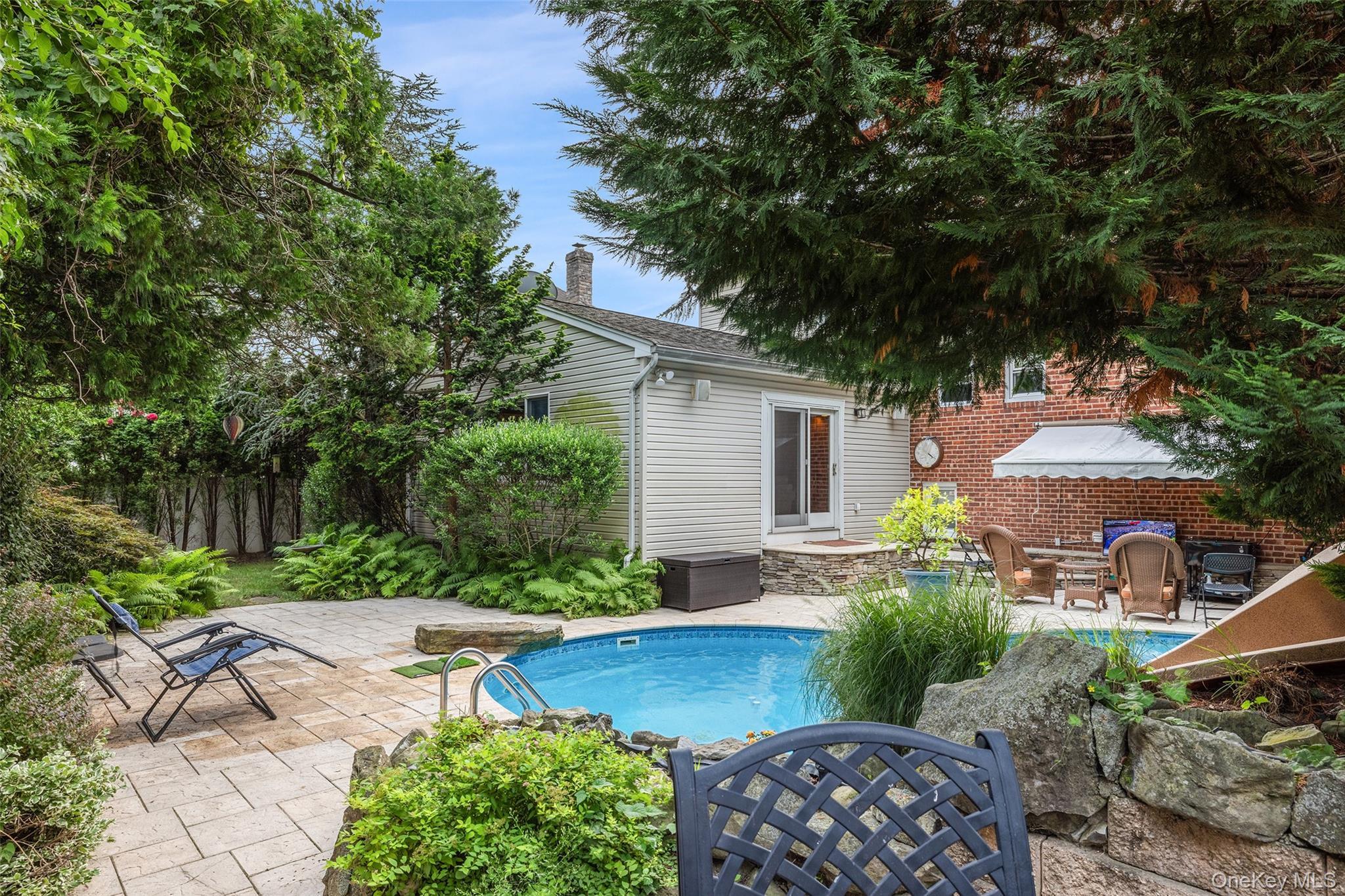 Single Family Kathleen Drive E Nassau County, NY 11791, MLS-1035555-19