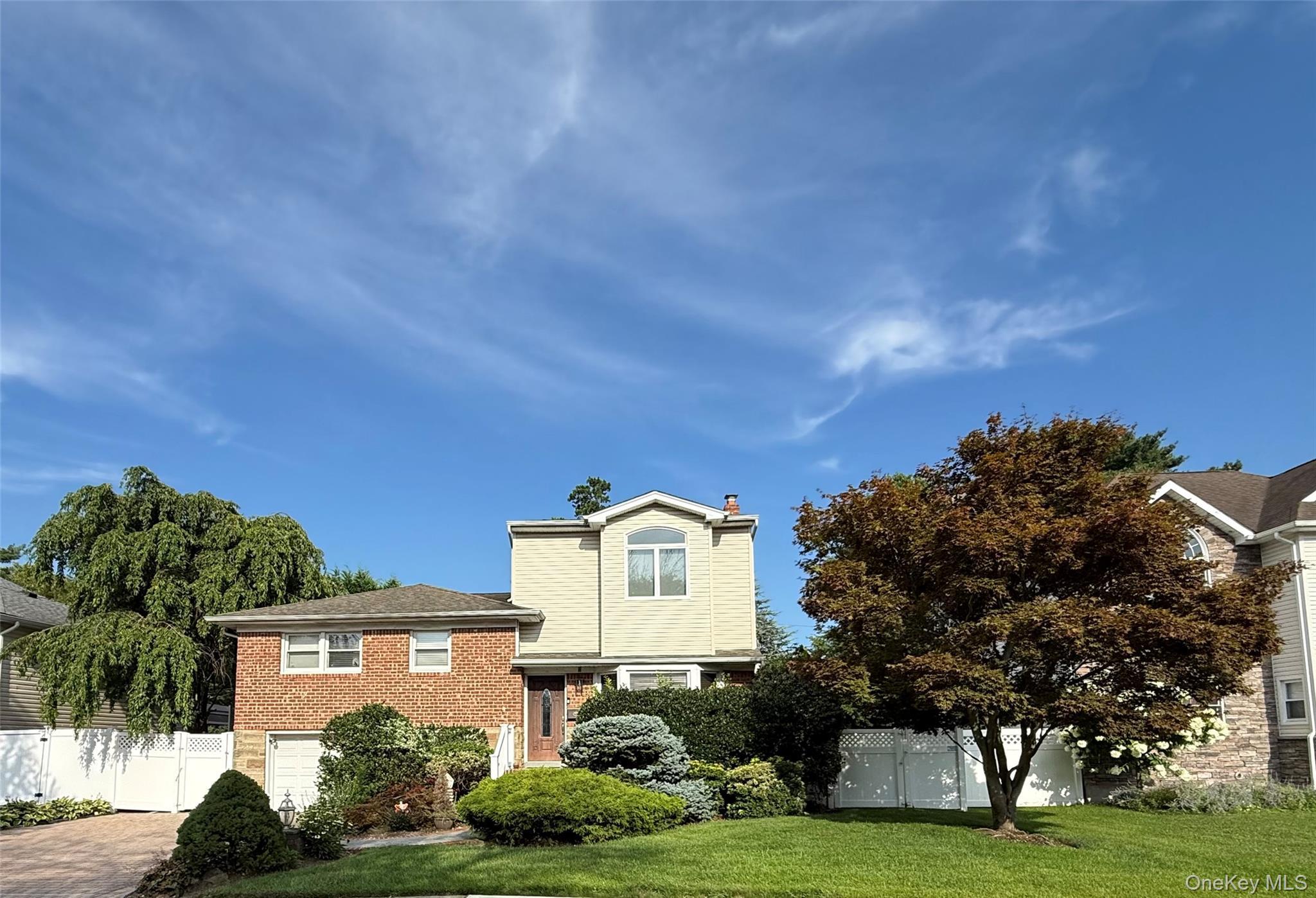 Single Family Kathleen Drive E Nassau County, NY 11791, MLS-1035555-2