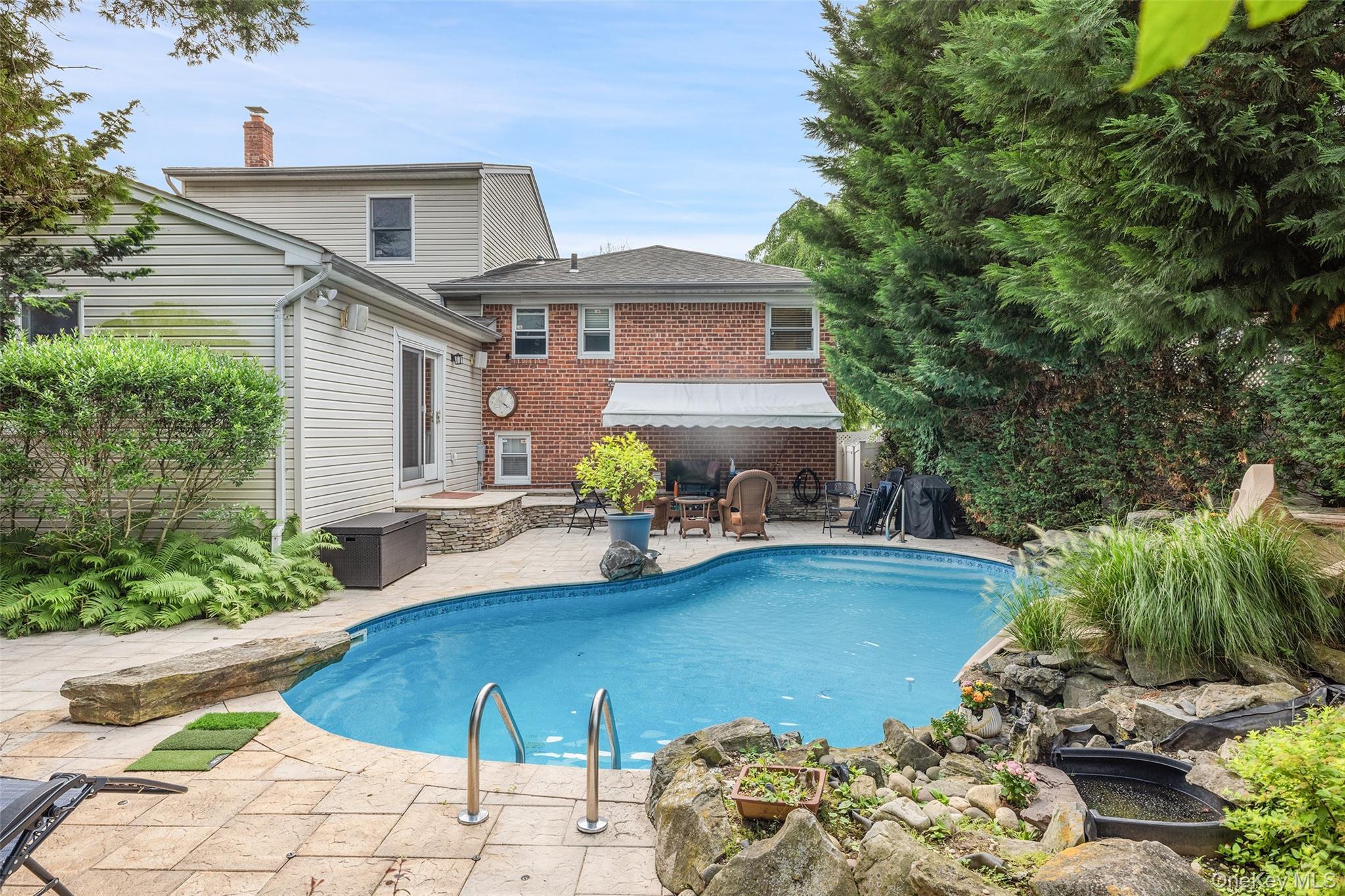 Single Family Kathleen Drive E Nassau County, NY 11791, MLS-1035555-20