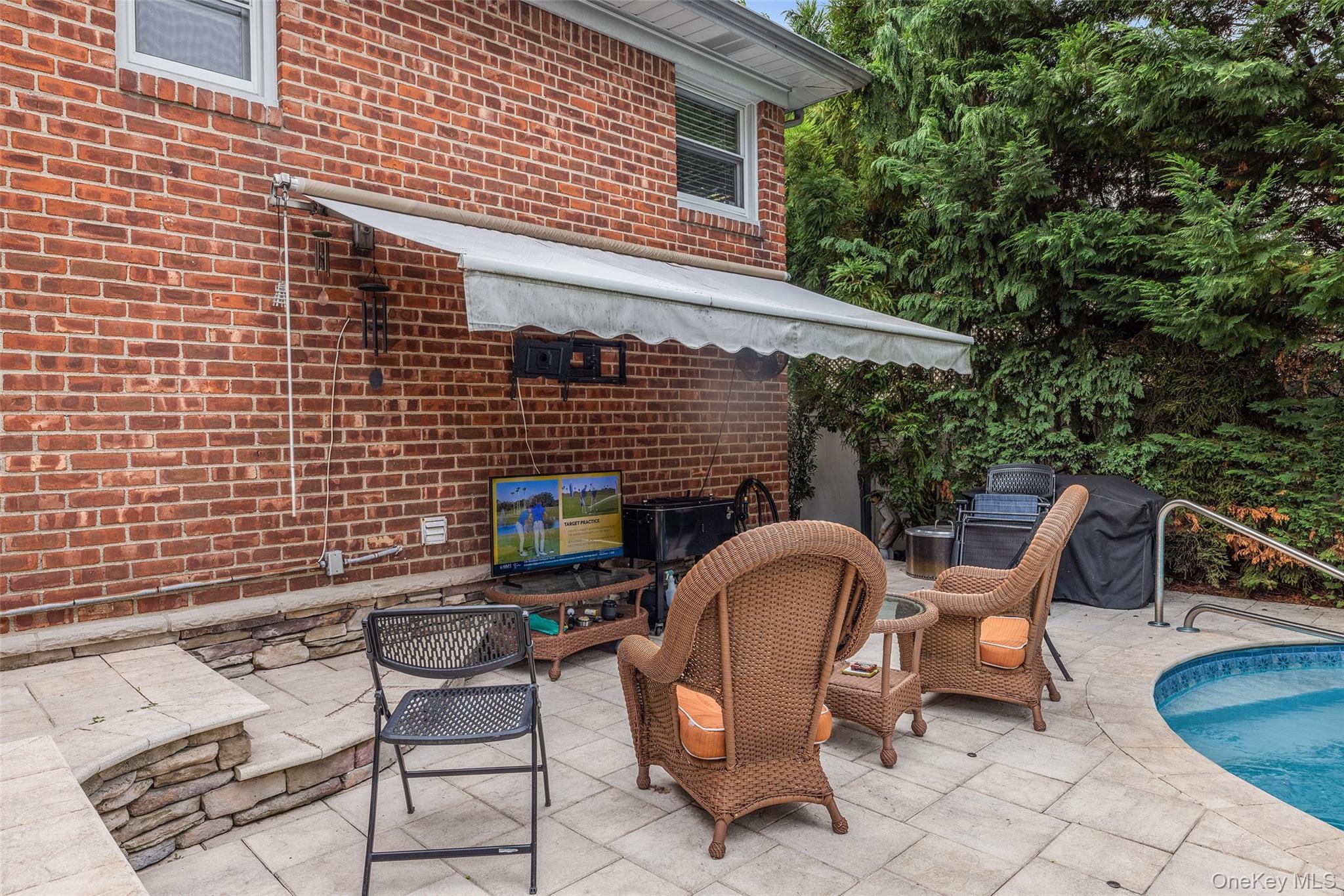 Single Family Kathleen Drive E Nassau County, NY 11791, MLS-1035555-21