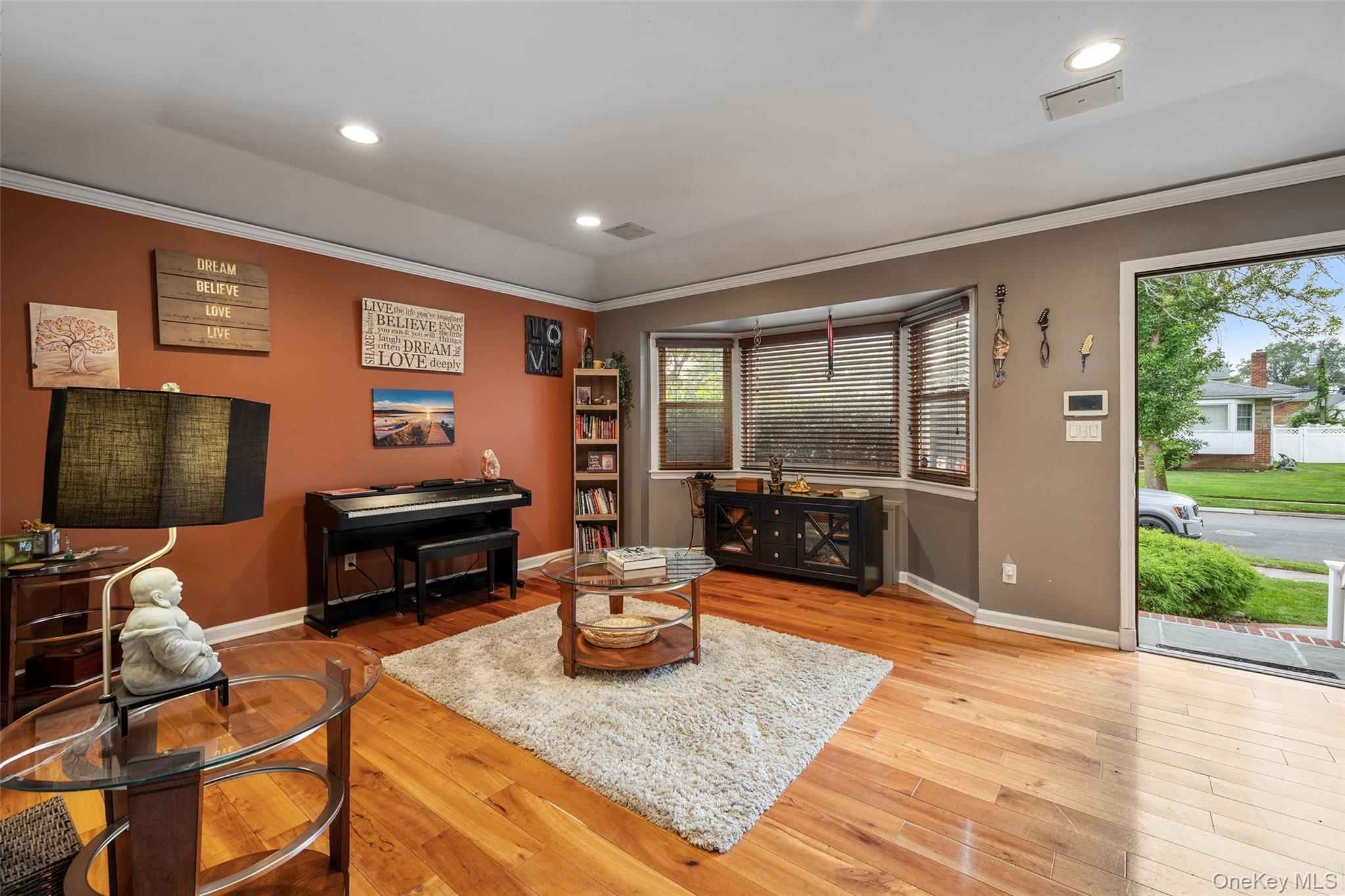 Single Family Kathleen Drive E Nassau County, NY 11791, MLS-1035555-4