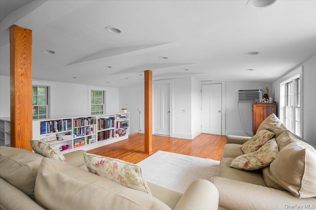 Single Family Netherland Avenue Bronx, NY 10463, MLS-1035581-10