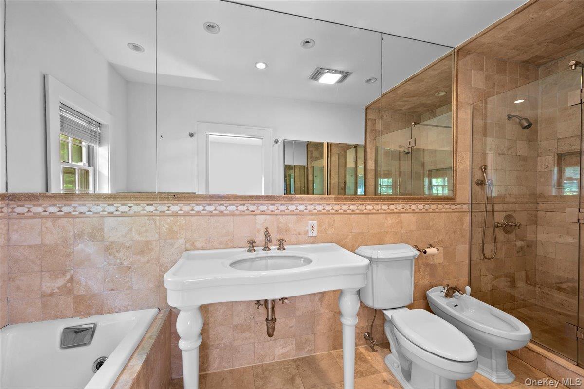 Single Family Netherland Avenue Bronx, NY 10463, MLS-1035581-12