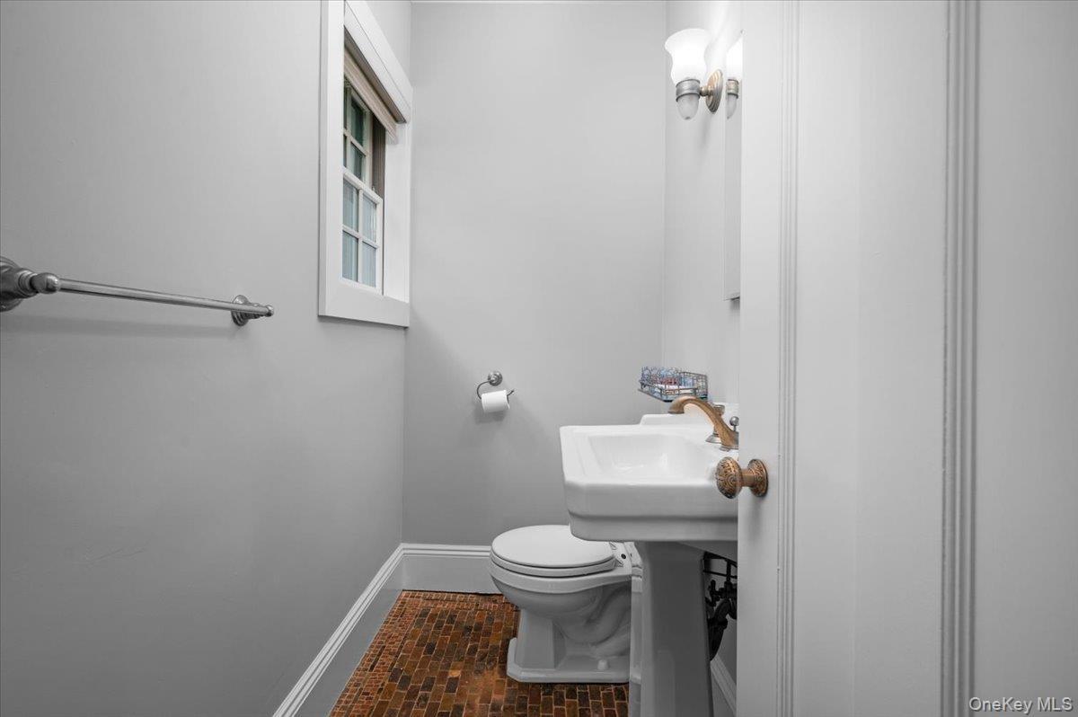 Single Family Netherland Avenue Bronx, NY 10463, MLS-1035581-17