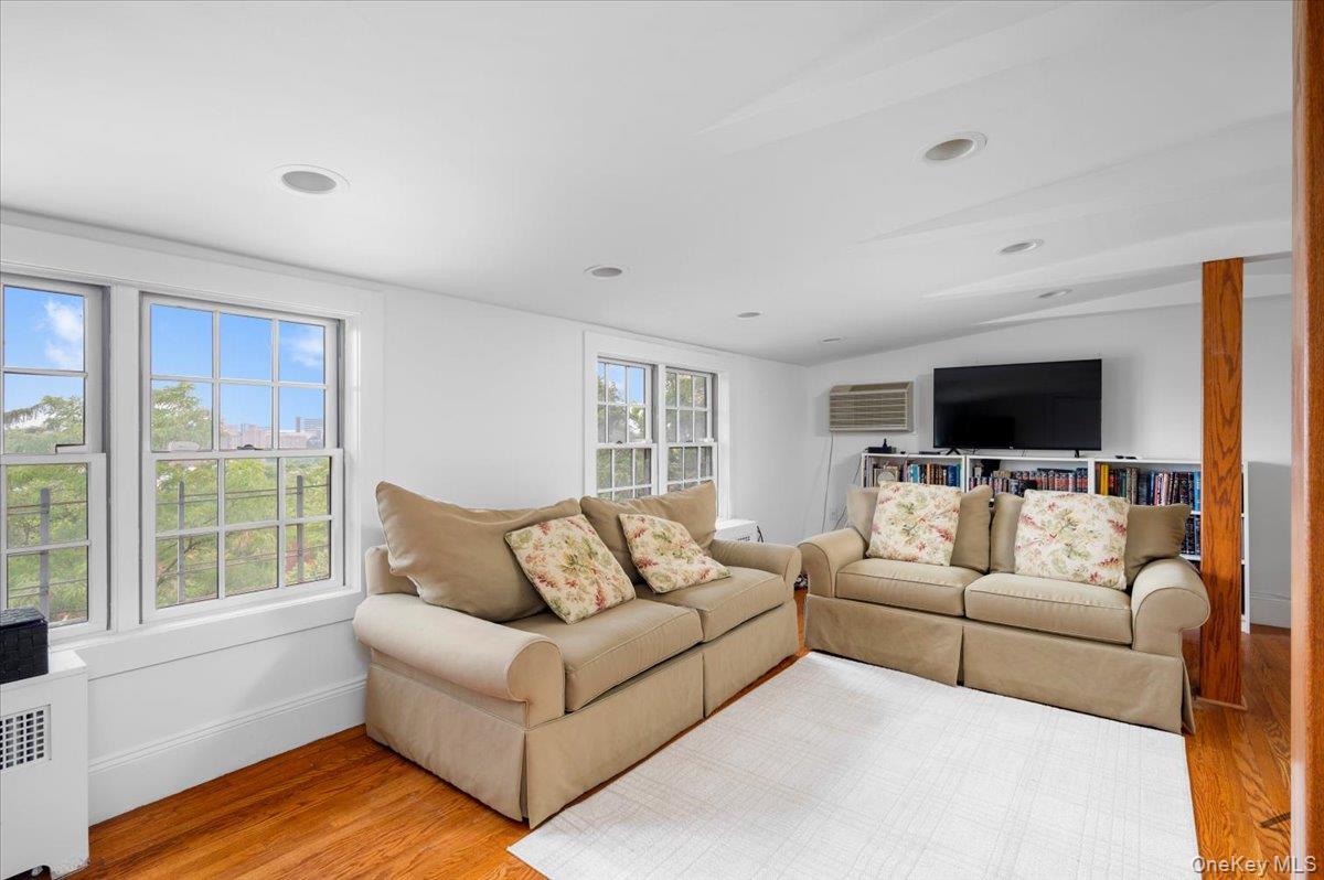 Single Family Netherland Avenue Bronx, NY 10463, MLS-1035581-9