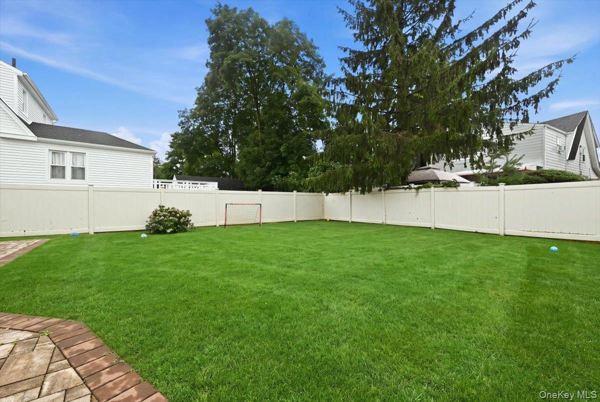 Single Family Hewlett Parkway Nassau County, NY 11557, MLS-1035584-17