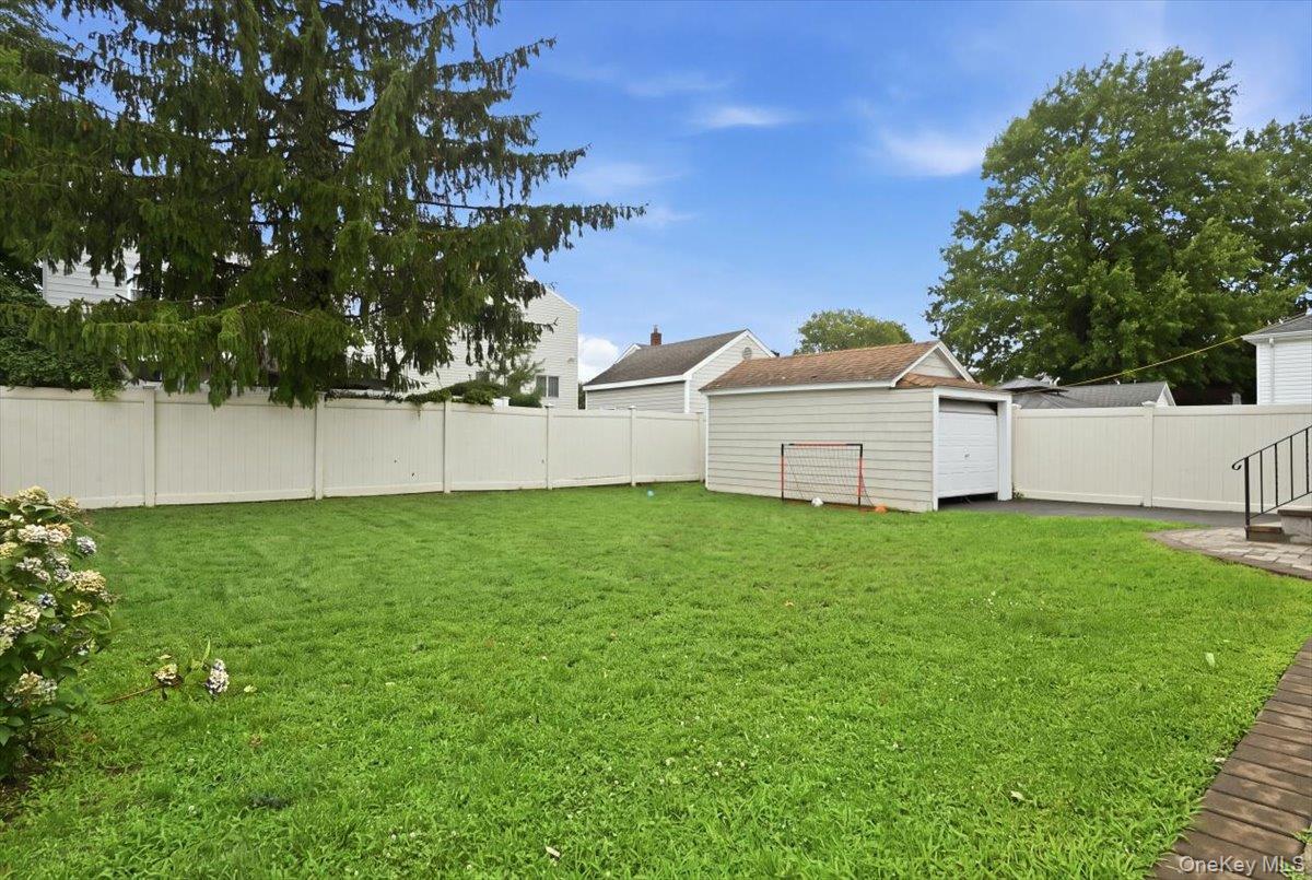 Single Family Hewlett Parkway Nassau County, NY 11557, MLS-1035584-18