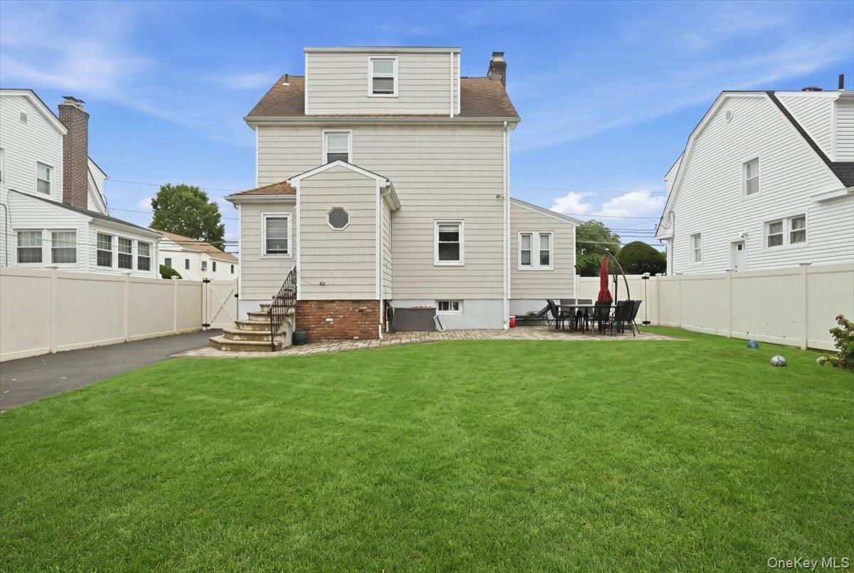 Single Family Hewlett Parkway Nassau County, NY 11557, MLS-1035584-19