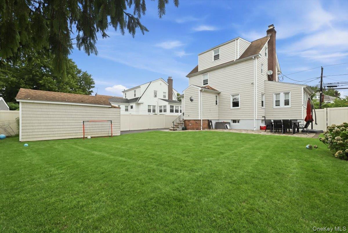 Single Family Hewlett Parkway Nassau County, NY 11557, MLS-1035584-20