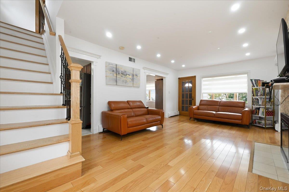 Single Family Hewlett Parkway Nassau County, NY 11557, MLS-1035584-8