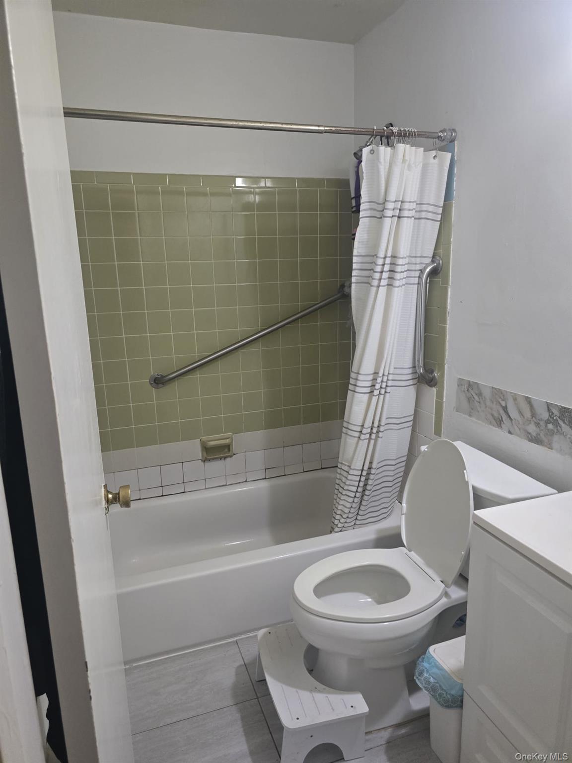 Single Family Pontiac Street Queens, NY 11427, MLS-1035596-15