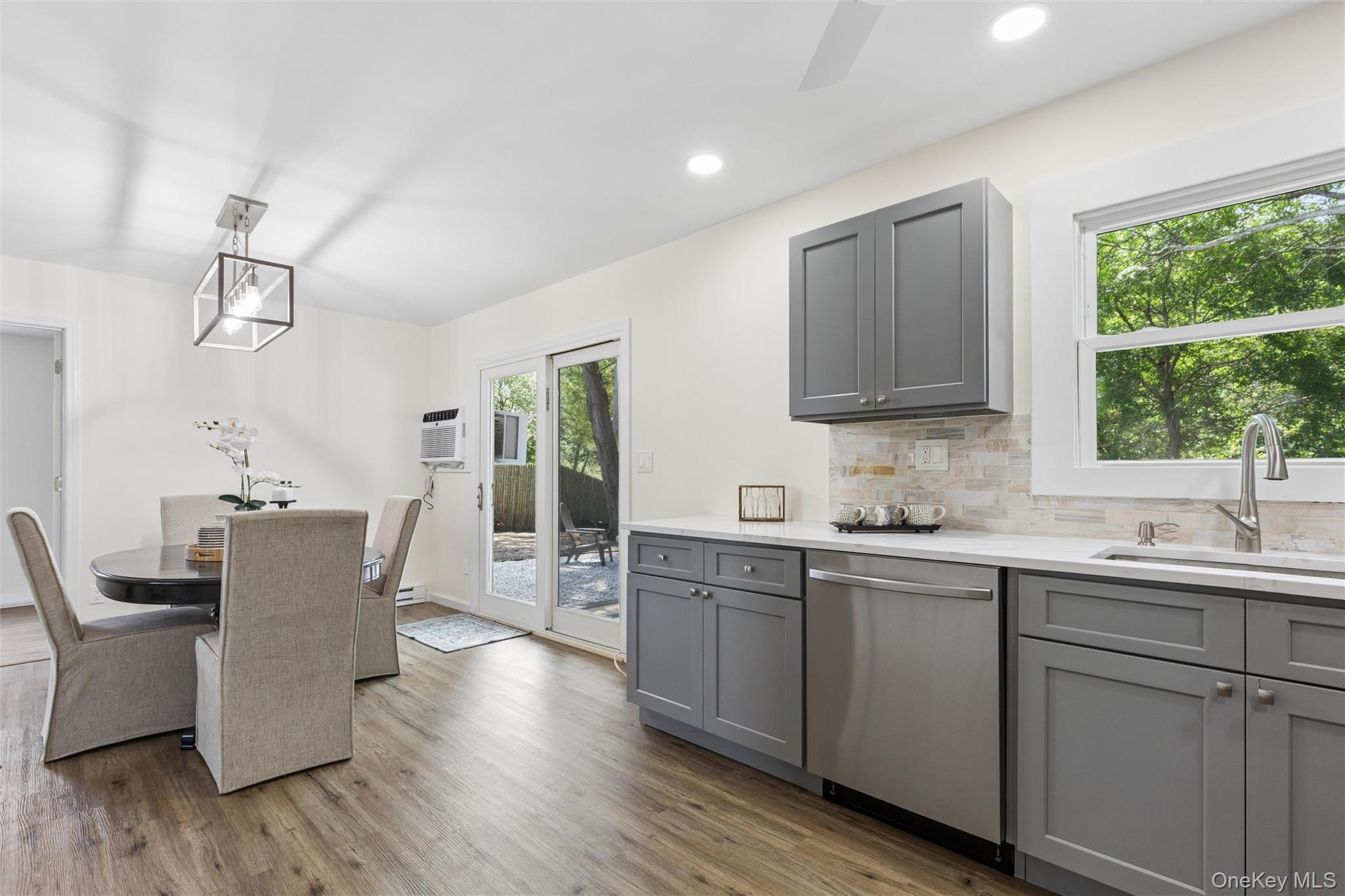Single Family Circle Drive W Suffolk County, NY 11772, MLS-1035597-11