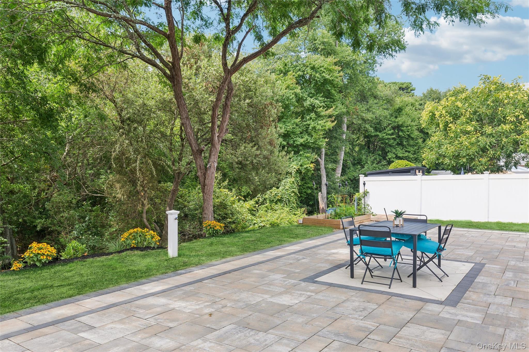 Single Family Circle Drive W Suffolk County, NY 11772, MLS-1035597-24