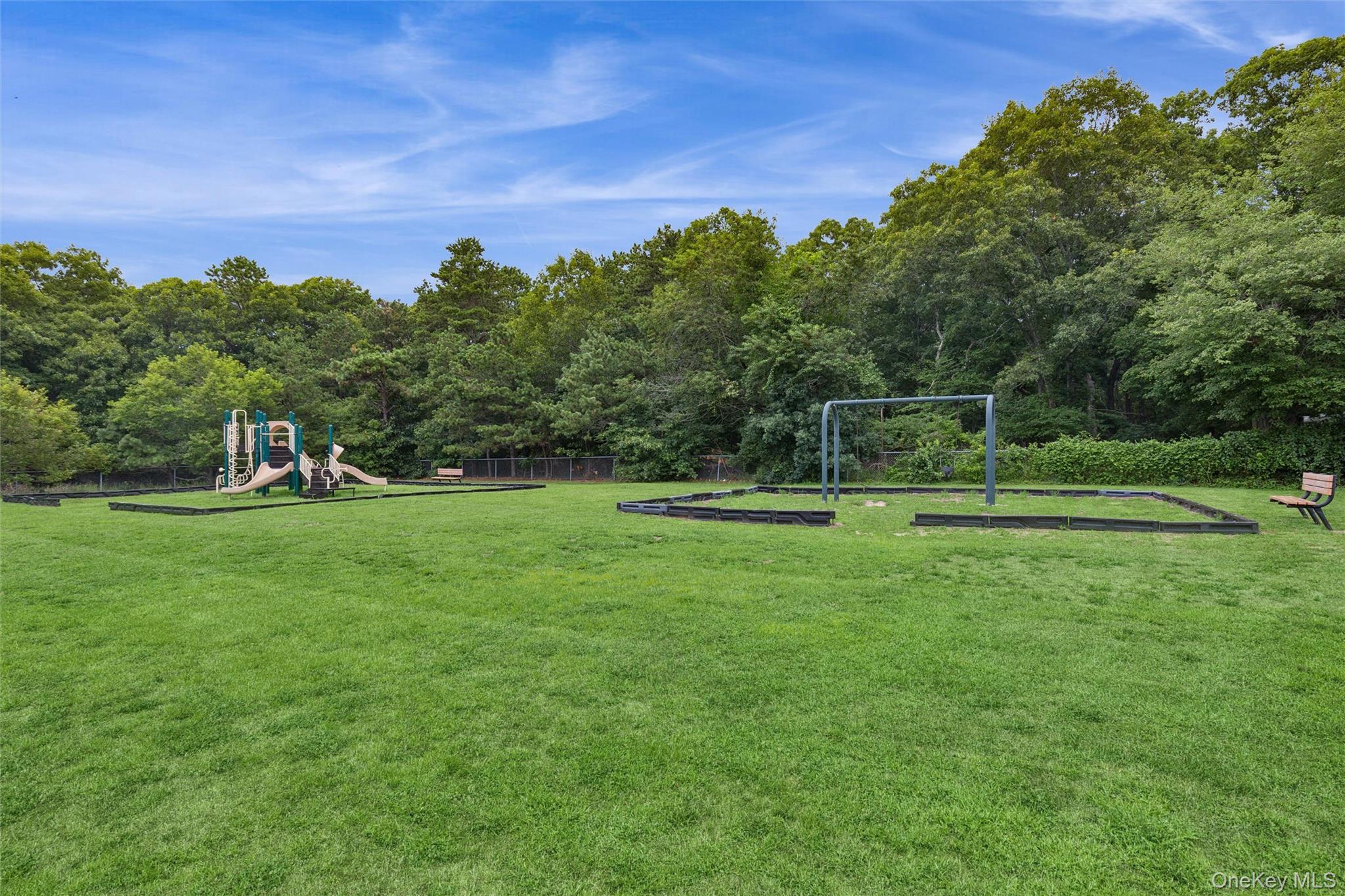 Single Family Circle Drive W Suffolk County, NY 11772, MLS-1035597-29